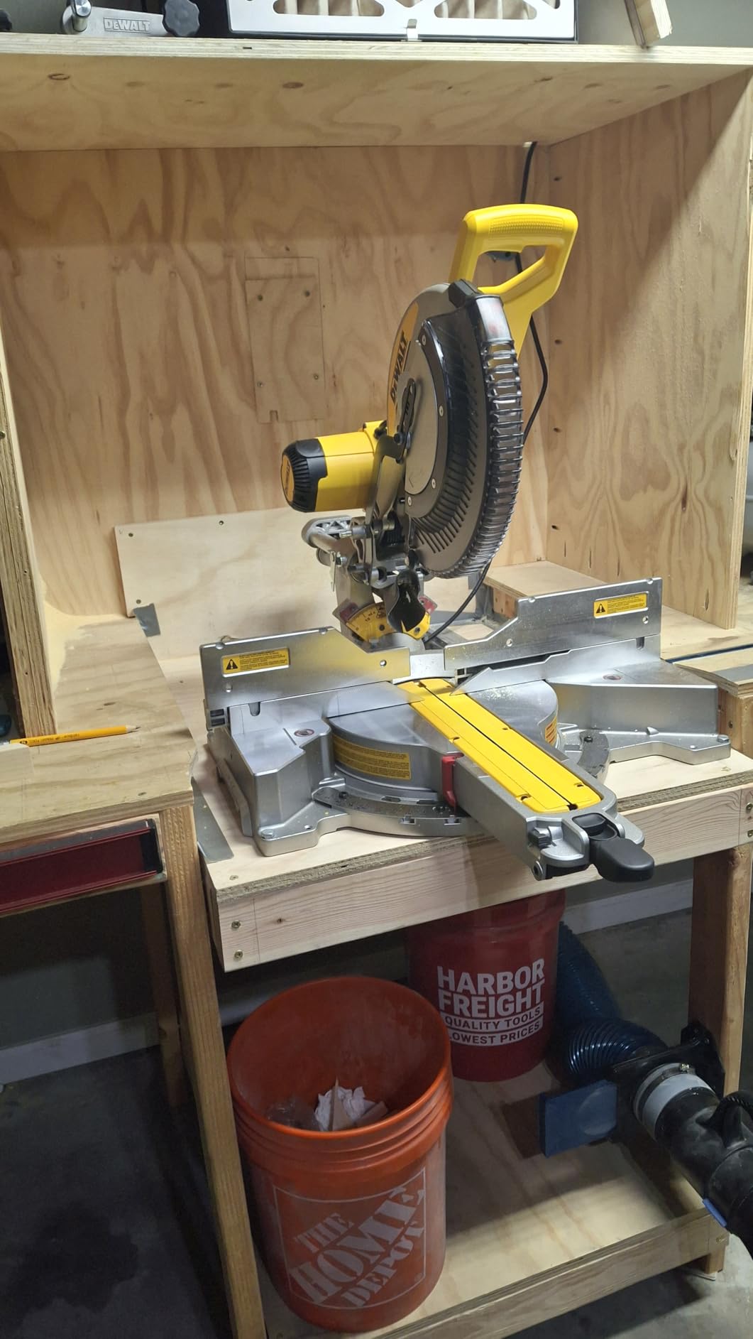 DEWALT Miter Saw, 12-inch Double Bevel Sliding Compound Miter Saw with XPS LED Shadow Light System (DWS780) customer photo 1