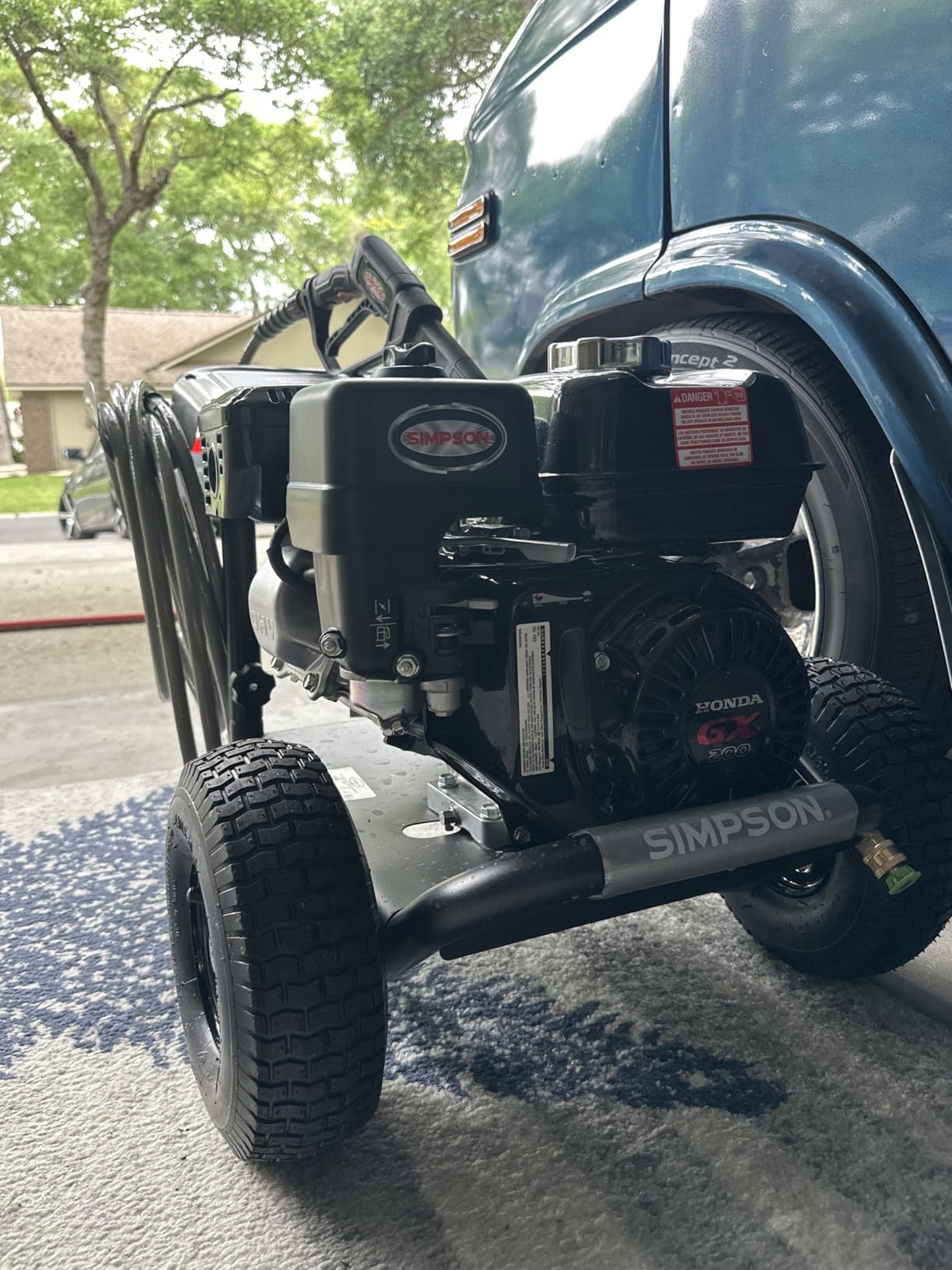 SIMPSON Cleaning PS3228 PowerShot 3300 PSI Gas Pressure Washer, 2.5 GPM, Honda GX200 Engine, Includes Spray Gun and Extension Wand, 5 QC Nozzle Tips, 49-State customer photo 2