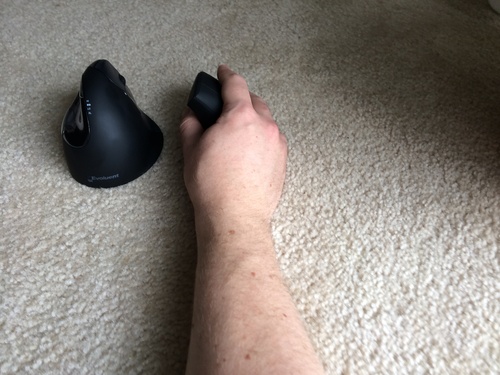 Anker 2.4G Wireless Vertical Ergonomic Optical Mouse for Work, Multi-Device Connectivity, 800/1200/1600 DPI, 5 Buttons for Laptop, Desktop, PC - Black customer photo 2