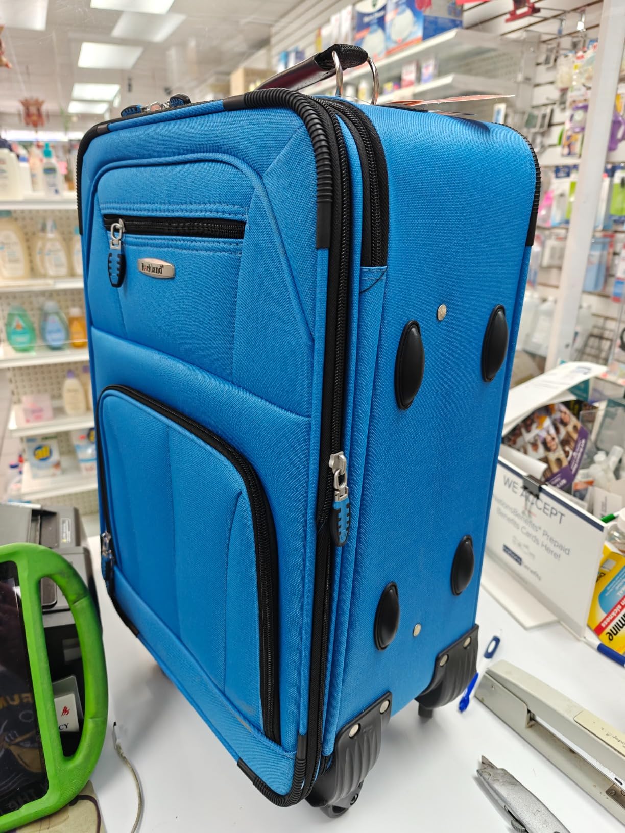 Rockland Pasadena Expandable Spinner Carry-on 19