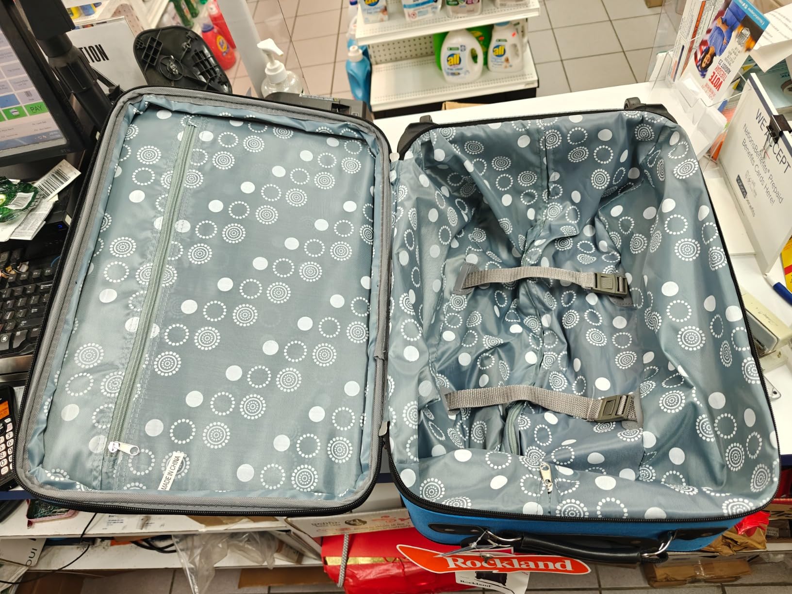 Rockland Pasadena Expandable Spinner Carry-on 19