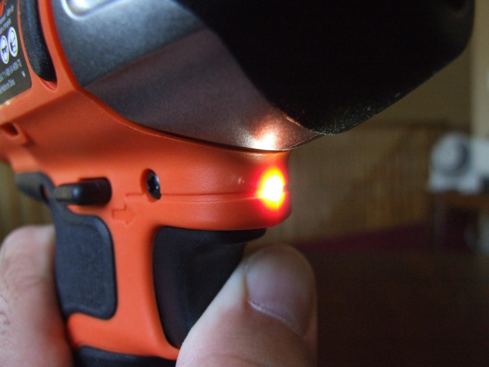 BLACK+DECKER 20V MAX* POWERCONNECT 1/4 in. Cordless Impact Driver Kit (BDCI20C) customer photo 1