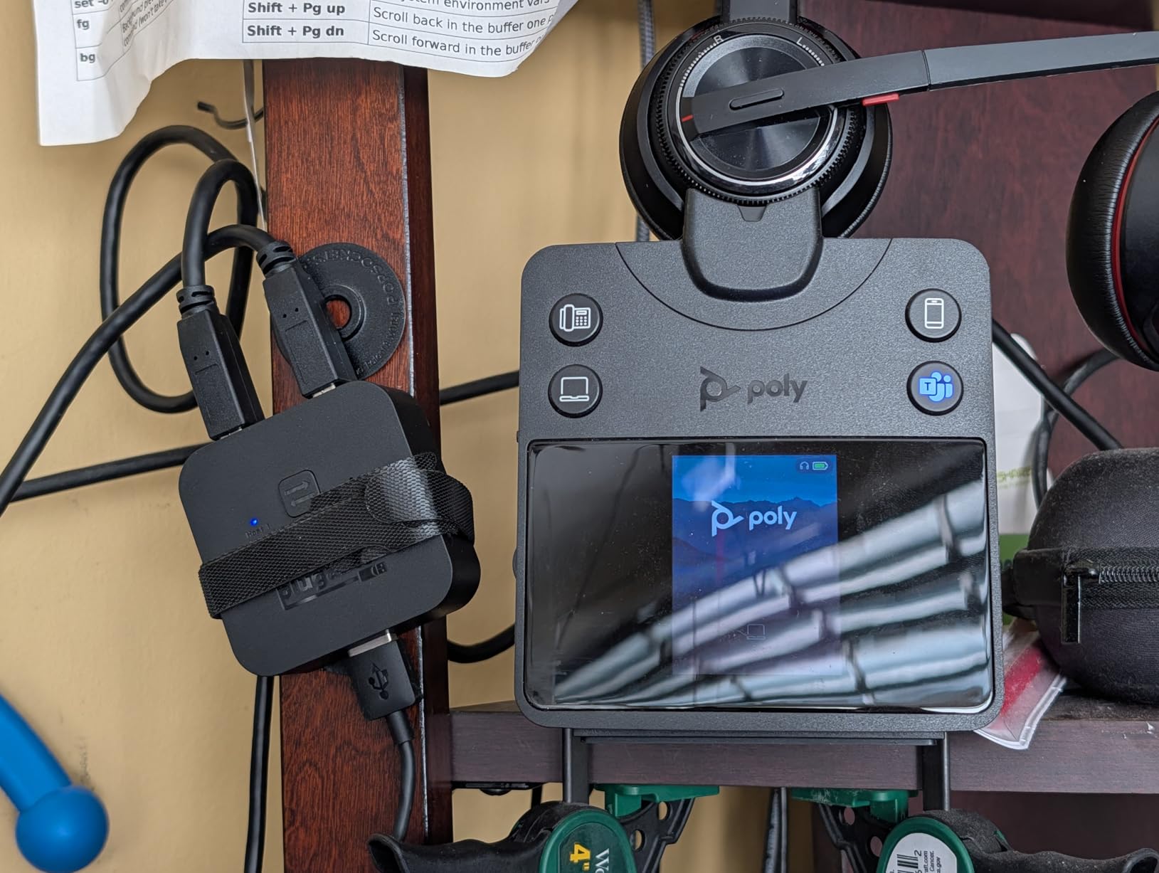 Plugable USB 3.0 Sharing Switch, One-Button USB A Switch to Share Devices Between 2 Computers | KVM Switch for Keyboards, Docking Stations & More customer photo 1