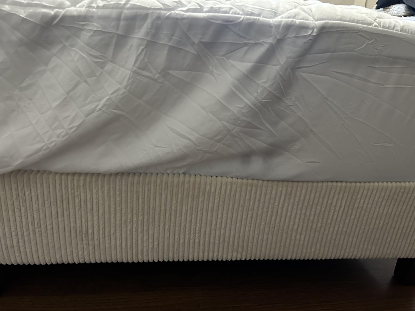 Utopia Bedding Quilted Fitted Mattress Pad, Queen Size, Elastic Fitted Mattress Topper Protector and Cover with Deep Pocket Stretches up to 16 Inches, Machine Washable (White) customer photo 2