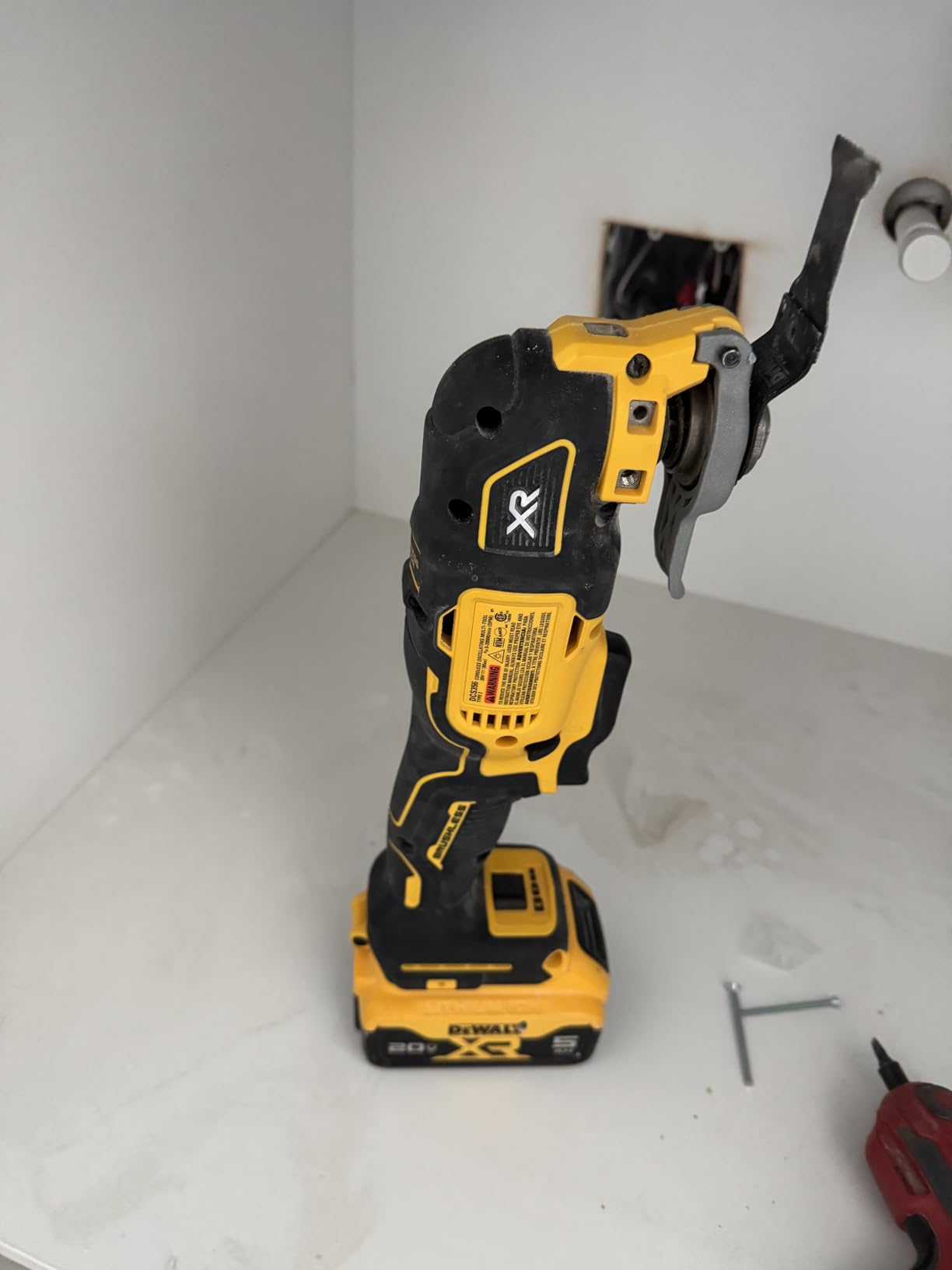 DEWALT 20V MAX XR Oscillating Multi-Tool Kit, Oscillating Tool Accessories, Cordless, 3-Speed, Quick Blade Change, Sand Paper, Blades, Battery and Charger Included (DCS356D1) customer photo 2