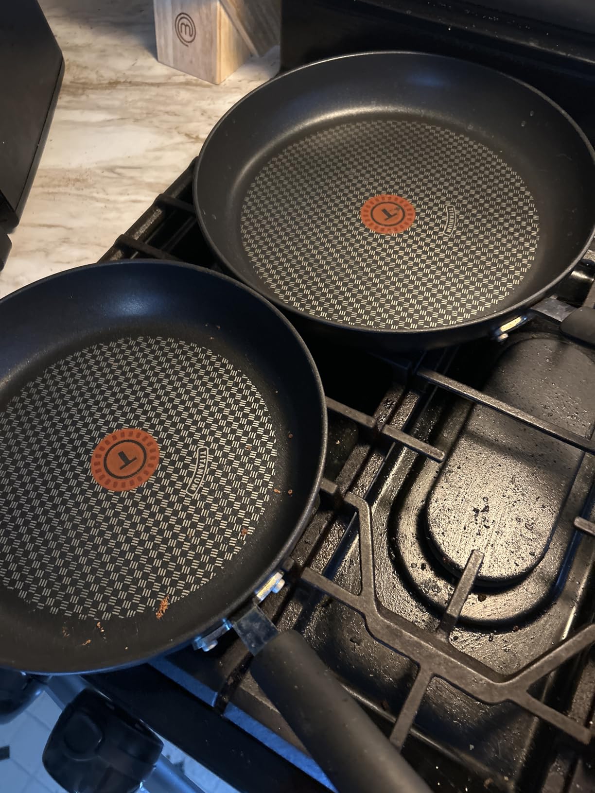 T-fal Ultimate Hard Anodized Nonstick Pots and Pans Set 14 Piece, Oven Broiler Safe 400F, Kitchen Cooking Set w/Fry Pans, Saucepans, Griddle, Dutch Oven, Dishwasher Safe, Cookware, Onyx customer photo 2