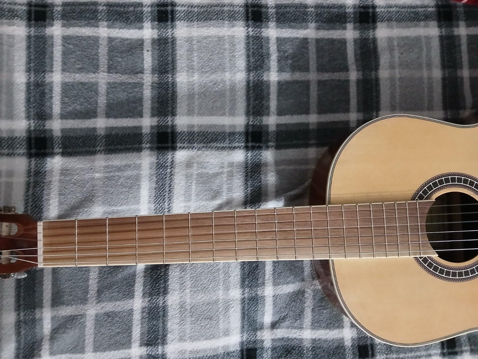 Hola! Music Classical Guitar 4/4, Full Size 39 Inch Wooden Guitar with Soft Nylon Strings, Natural Gloss Finish customer photo 2