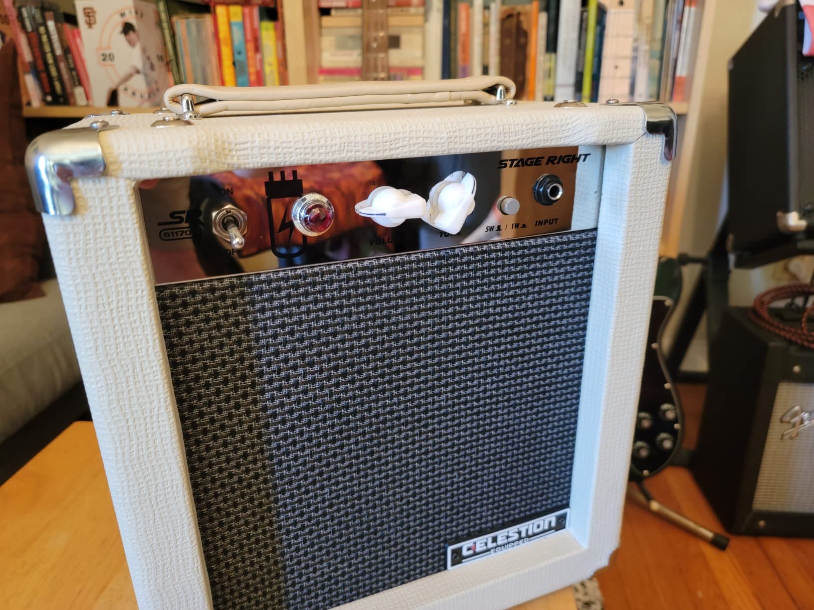 Monoprice 1x8 Guitar Combo Tube Amplifier with Celestion Super 8 Inch Speaker - Tan / Beige 5-Watt, 12AX7 Preamp, For All Electric Guitars - Stage Right Series customer photo 1
