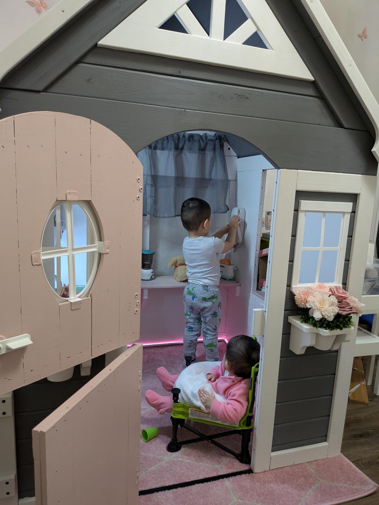 Backyard Discovery Aspen Cedar Wooden Kids Playhouse Cottage with Play Kitchen, Snack Bar, Picnic Bench customer photo 1