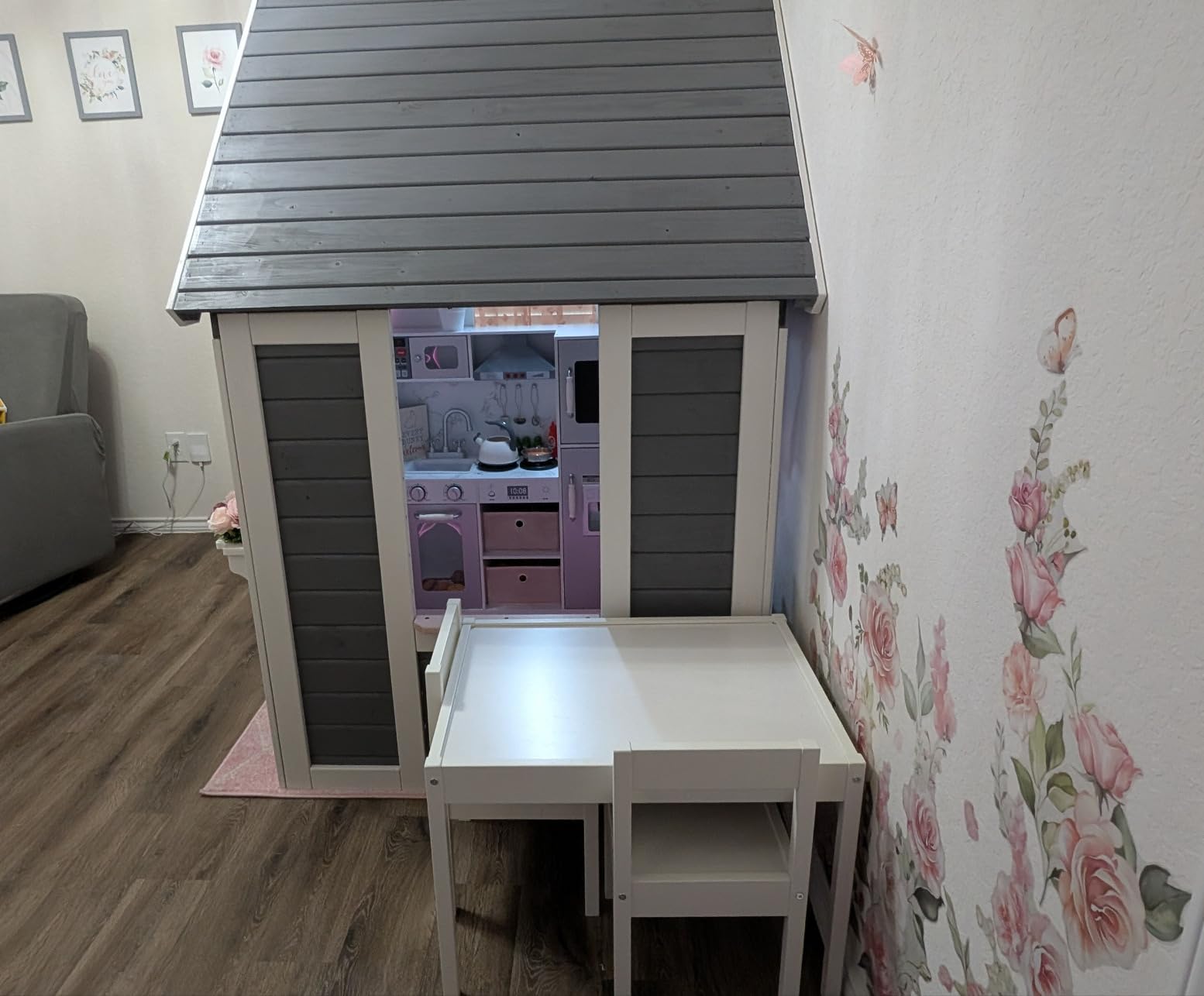 Backyard Discovery Aspen Cedar Wooden Kids Playhouse Cottage with Play Kitchen, Snack Bar, Picnic Bench customer photo 2