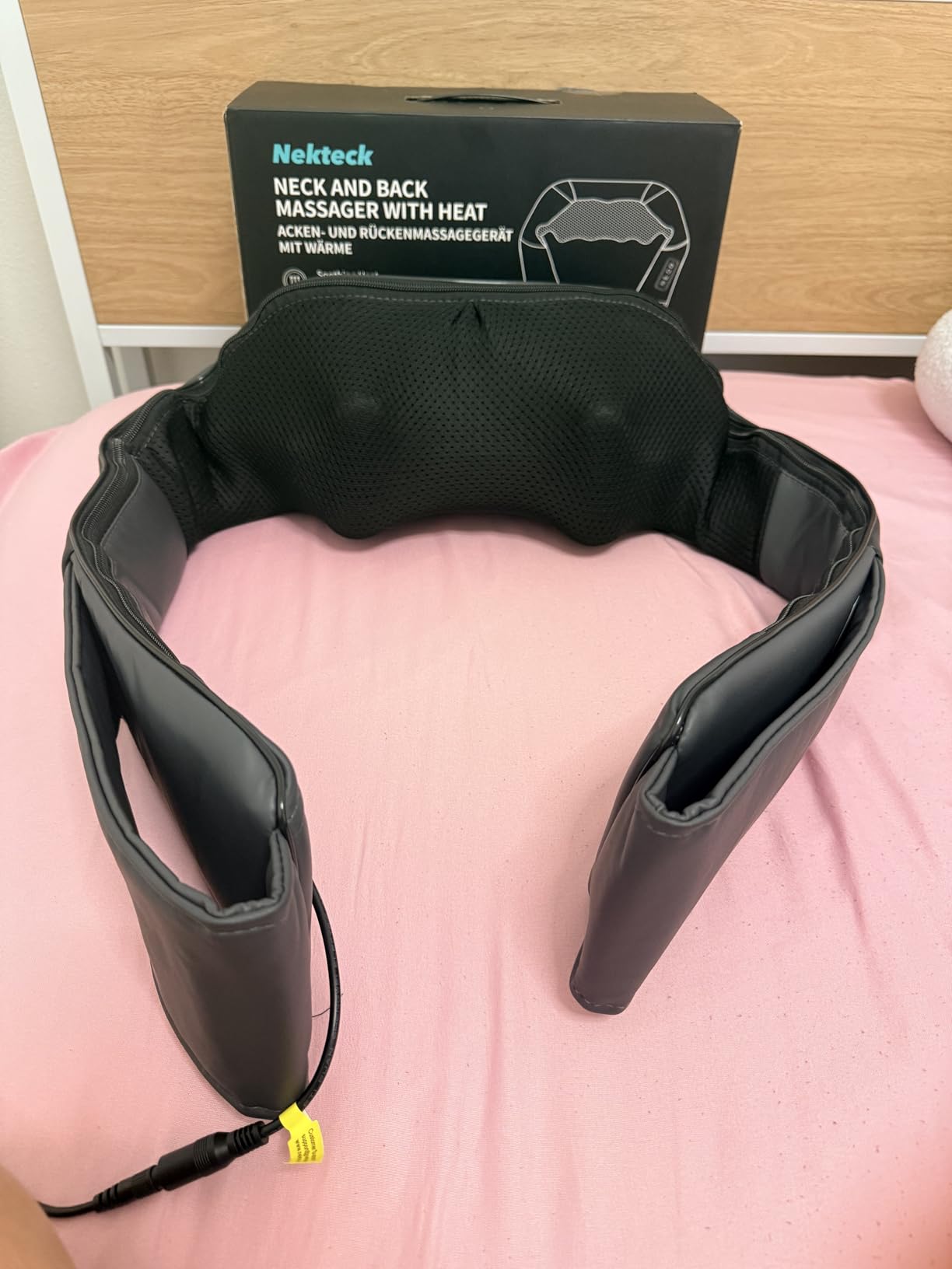 Nekteck Shiatsu Neck Massager with Heat for Pain Relief Deep Tissue, 2026 Upgraded 3D Back Shoulder Kneading Massage Pillow customer photo 2