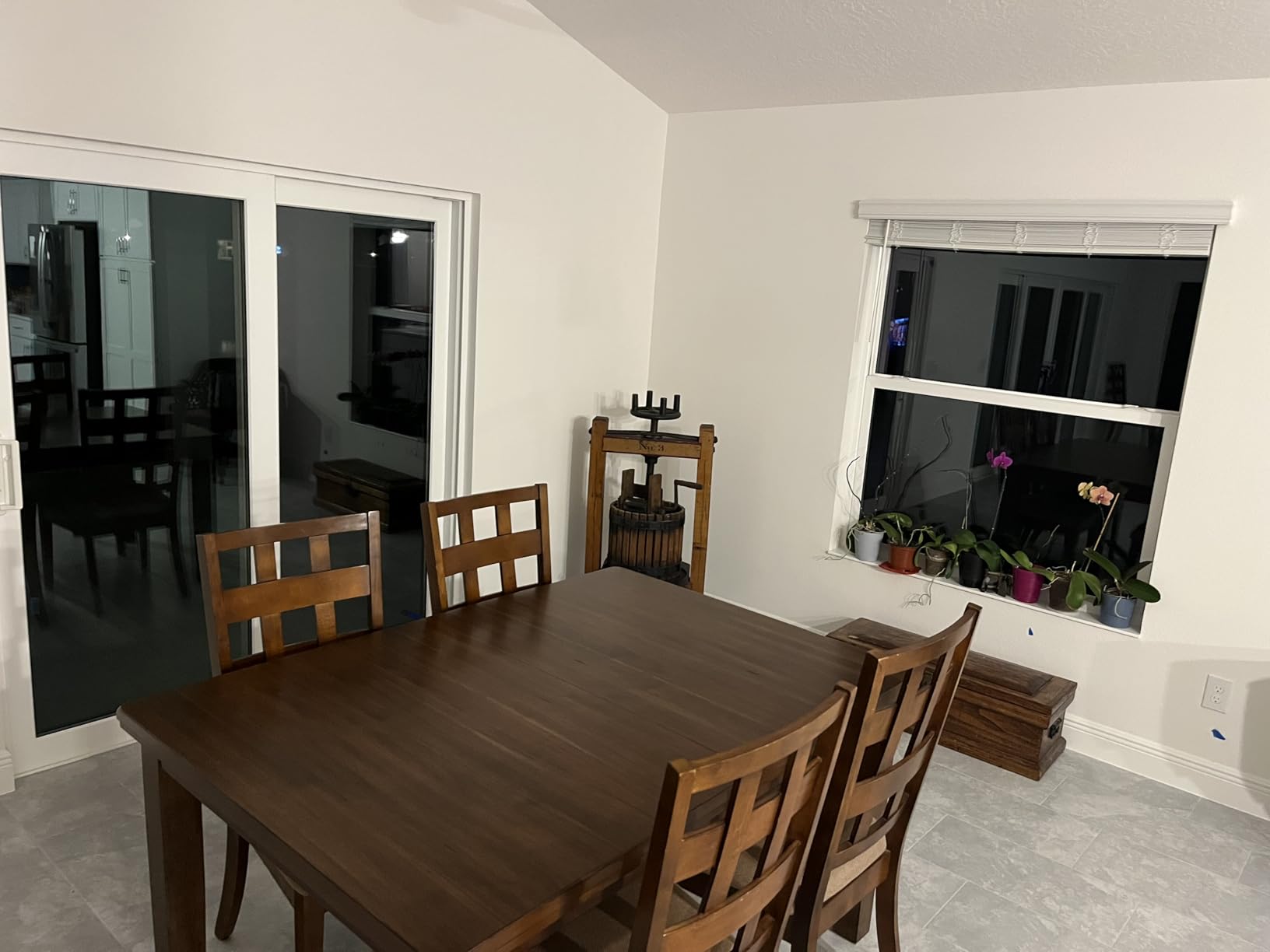 Signature Design by Ashley Ralene Extendable Dining Table, With Butterfly Leaf Seats 6-8, Wood Dining Room Table for Family Meals, Burnished Brown customer photo 2