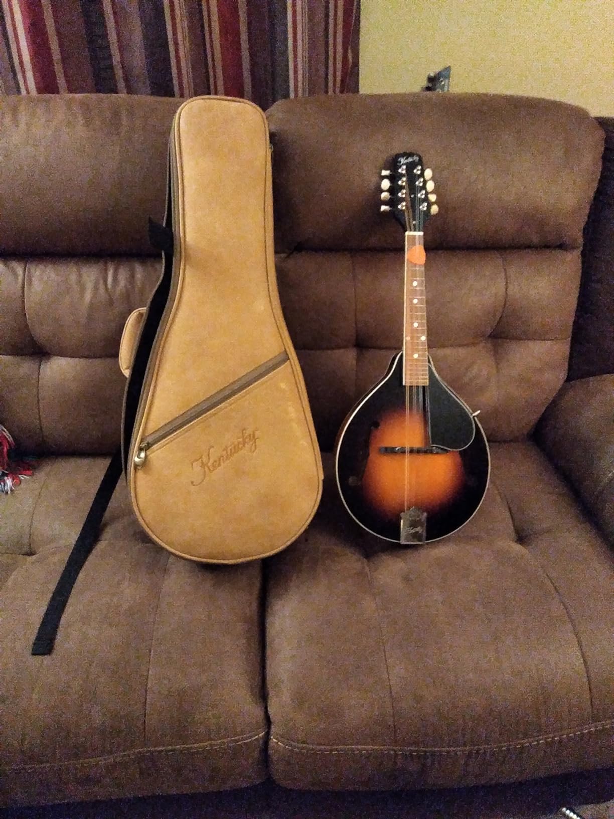 Kentucky KM-156 Standard A-Model Mandolin - Transparent Brown - Solid Spruce Top & Maple Back, Crisp Tone, Smooth Playability customer photo 1