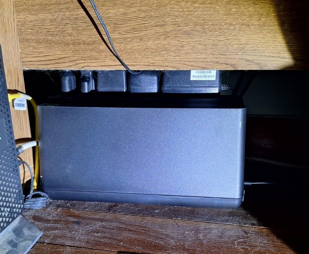 APC UPS Battery Backup for Power Outages, 600VA/330W Surge Protector, 7 Outlets, USB Charging, BE600M1 Uninterruptible Power Supply for Computers, Wi-Fi Routers, and Home Office Electronics customer photo 1