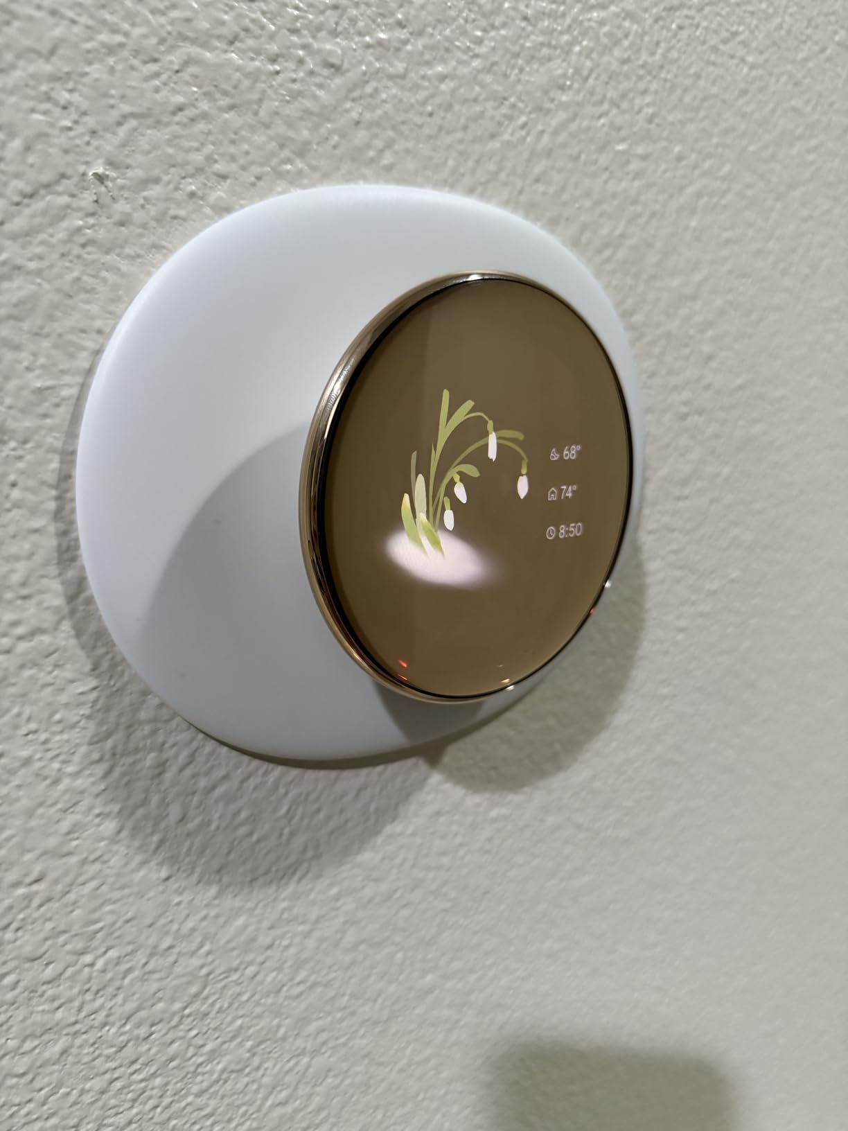 Google Nest Learning Thermostat (4th Gen, 2024) with Nest Temperature Sensor - Energy Saving Smart Thermostat - Compatible with Alexa, Apple HomeKit and Google Home App - Polished Gold customer photo 1