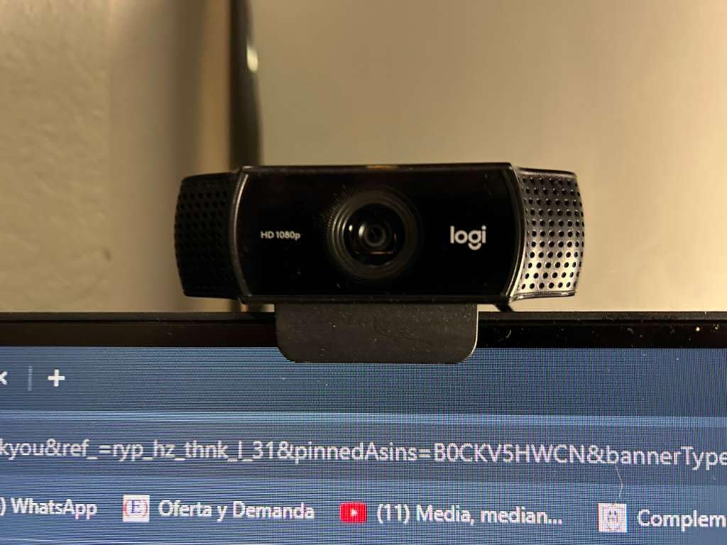 Logitech C922x HD Pro PC Webcam, Full HD 1080p/30fps or 720p/60fps Video, HD Light Correction, Works with Microsoft Teams, Google Meet, Zoom, Nintendo Switch 2's new GameChat mode, Mac/Tablet - Black customer photo 1