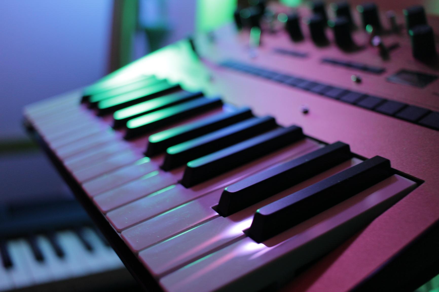 Monologue Monophonic Analog Synthesizer w/ 16-step Sequencer - Black customer photo 1