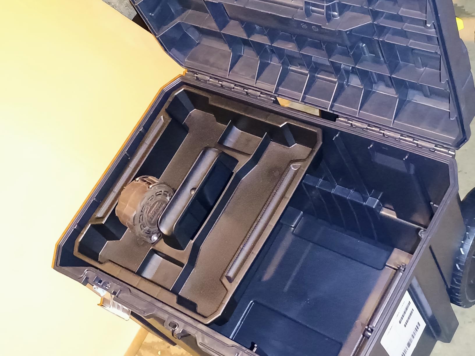 DEWALT Tool Box with Wheels Modular, Large Rolling Tool Box With Telescopic Handle (DWST17820) customer photo 2