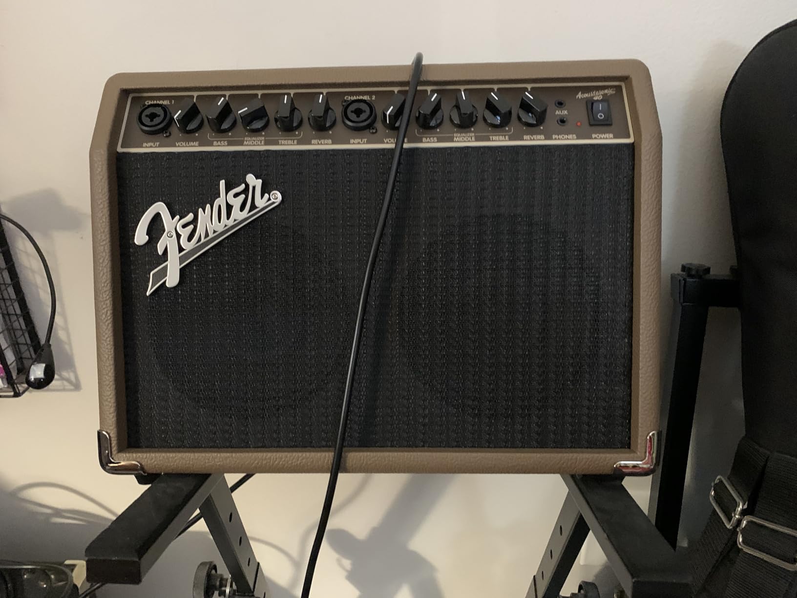 Fender Acoustasonic Guitar Amp for Acoustic Guitar, 40 Watts, with 2-Year Warranty 2x6.5 Inch Speakers, Chorus Effect customer photo 1