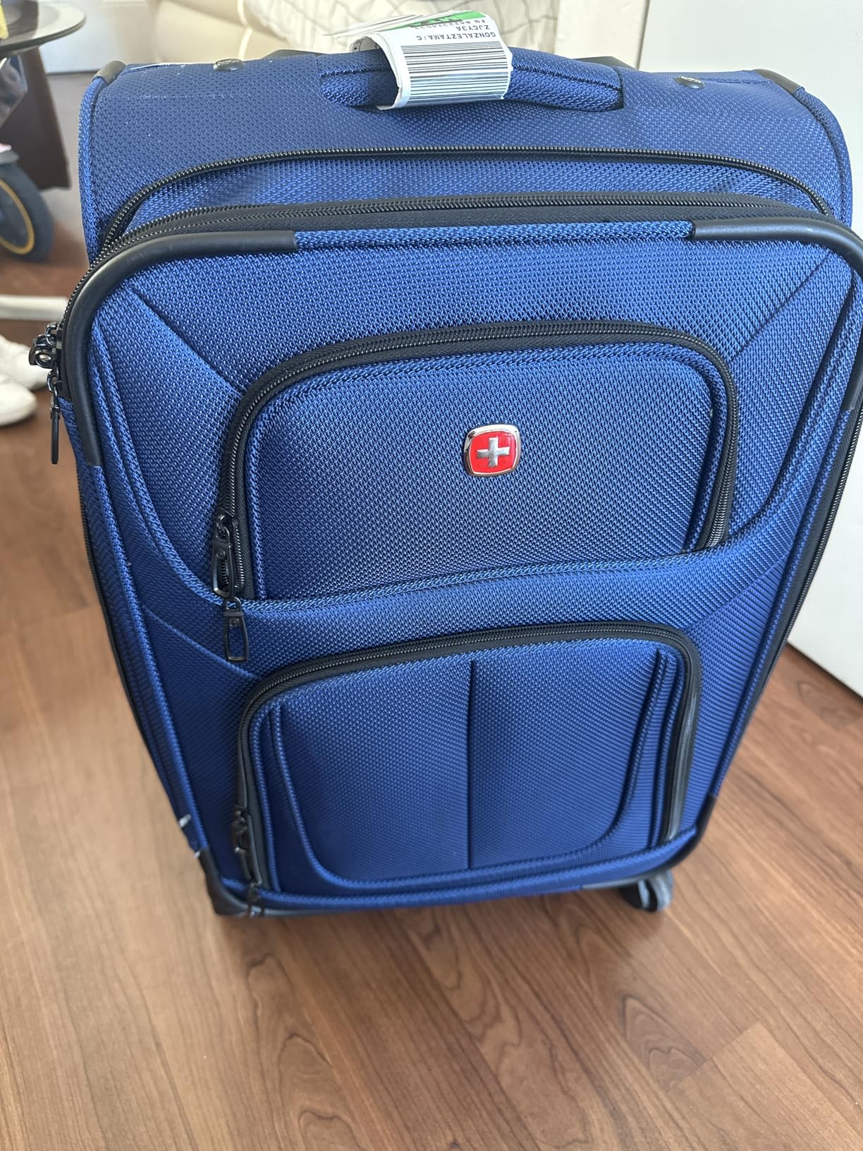 SWISSGEAR Sion Softside Expandable Spinner Luggage Durable Lightweight Travel Suitcase, Black, 3-Piece Set (21/25/29) customer photo 1