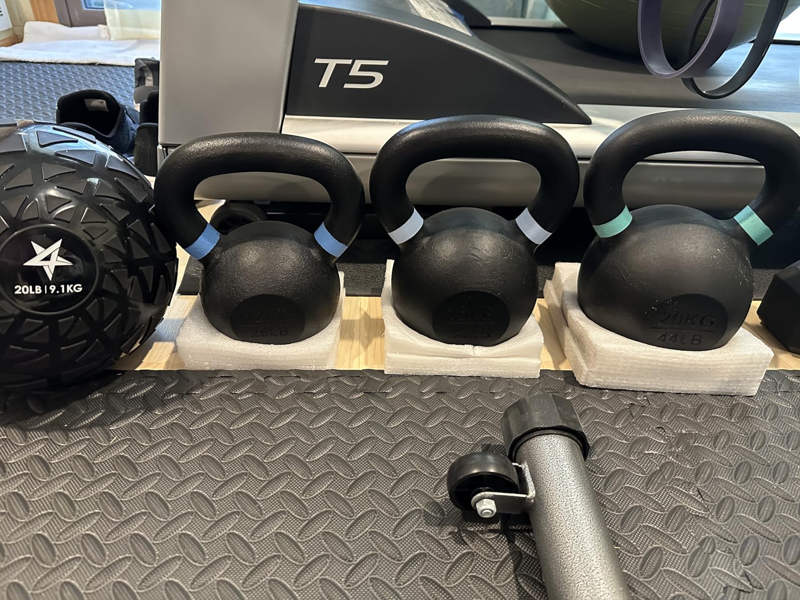 Yes4All Powder Coated Kettlebell, Cast Iron Core Kettlebells with Non-Slip Handle & Flat Bottom for Conditioning, Heavy Duty for Strength Training, 9lb to 71lb - Single & Pair customer photo 1