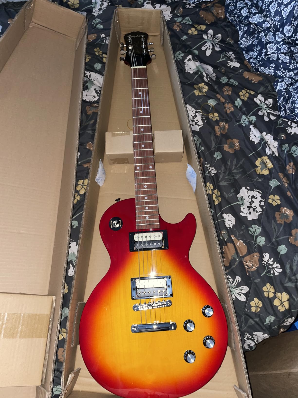 Epiphone Les Paul Studio E1 Electric Guitar, Vintage Sunburst customer photo 2
