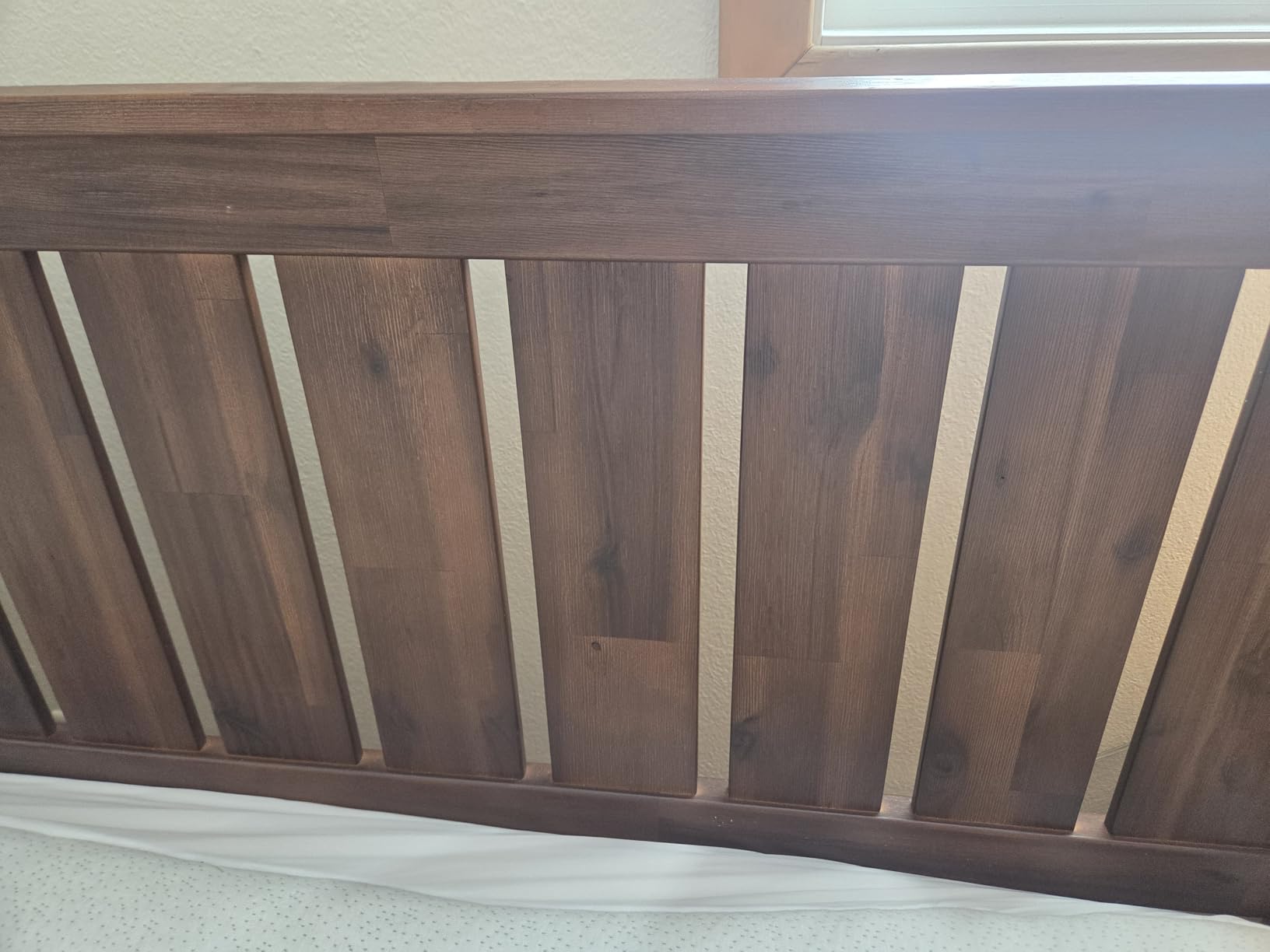 ZINUS Vivek Deluxe Wood Platform Bed Frame with Headboard, Wood Slat Support, No Box Spring Needed, Easy Assembly, Queen customer photo 1