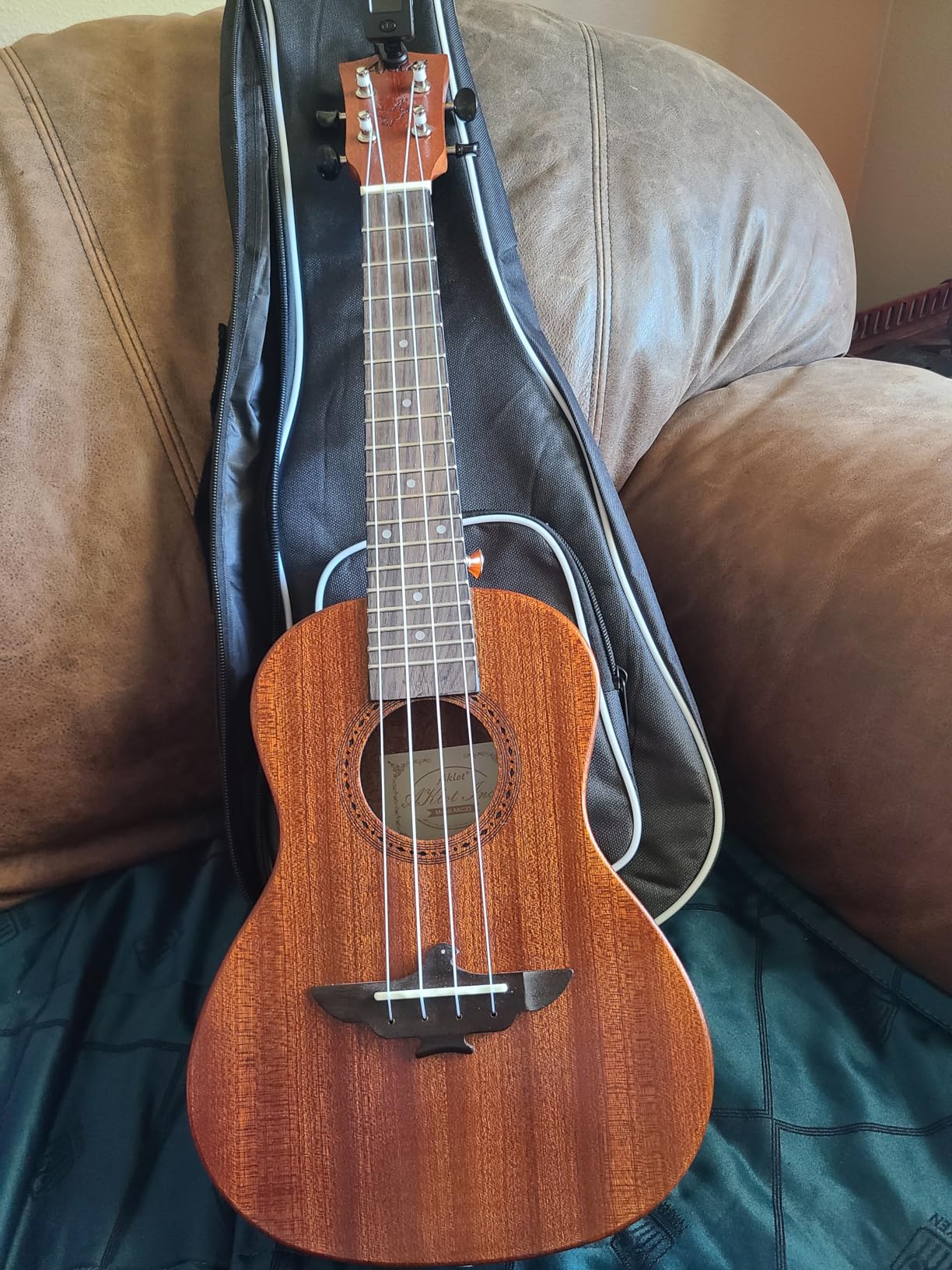 Ukulele, AKLOT Tenor Ukelele Solid Mahogany 26 inch for Professional Beginners Adults Kit with Free Online Lesson and Uke Accessories customer photo 2