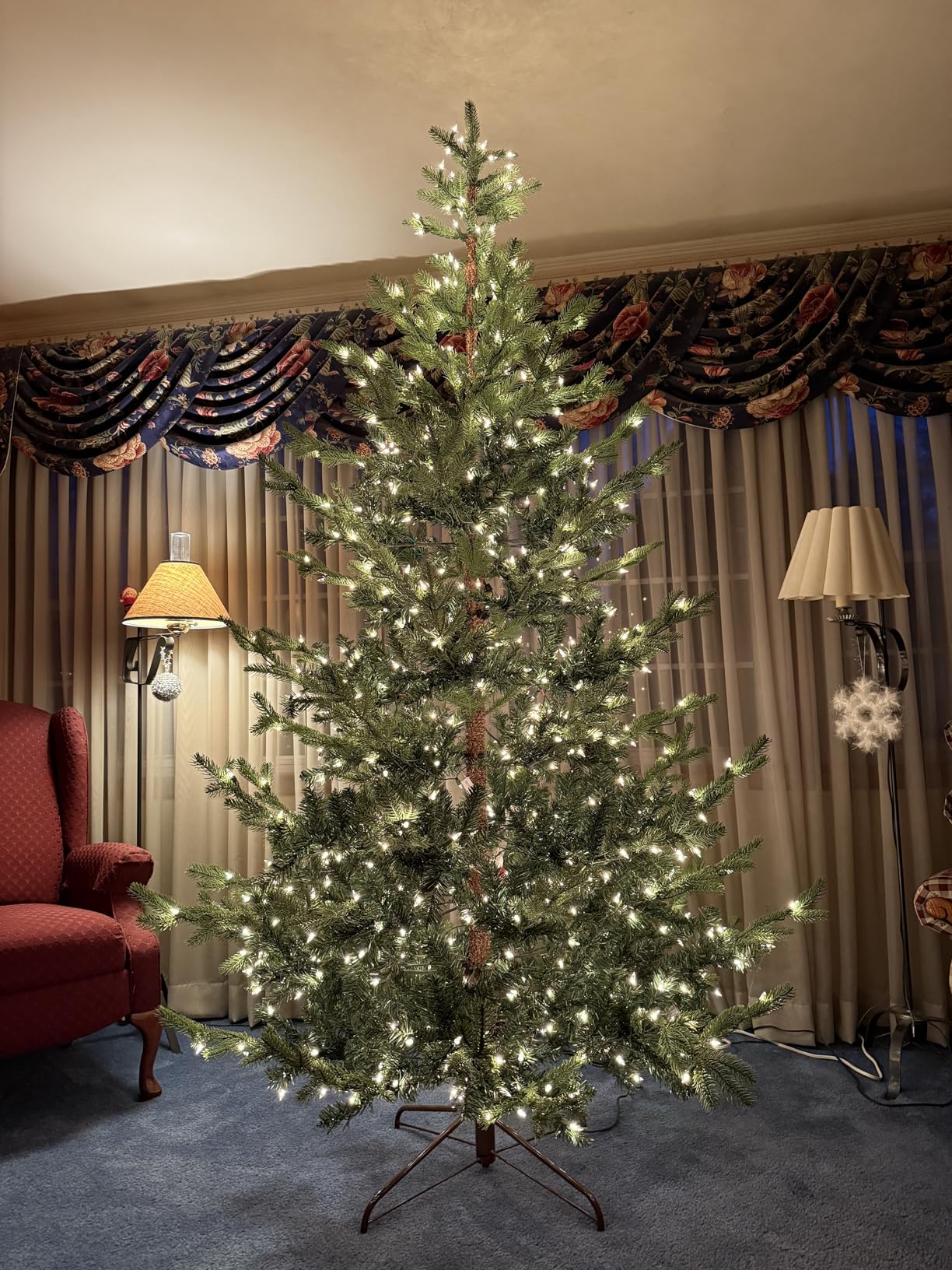 National Tree Company 'Feel Real' Pre-lit Artificial Christmas Tree, Norwegian Spruce - 7.5 ft, Includes Pre-strung White Lights and Stand customer photo 1