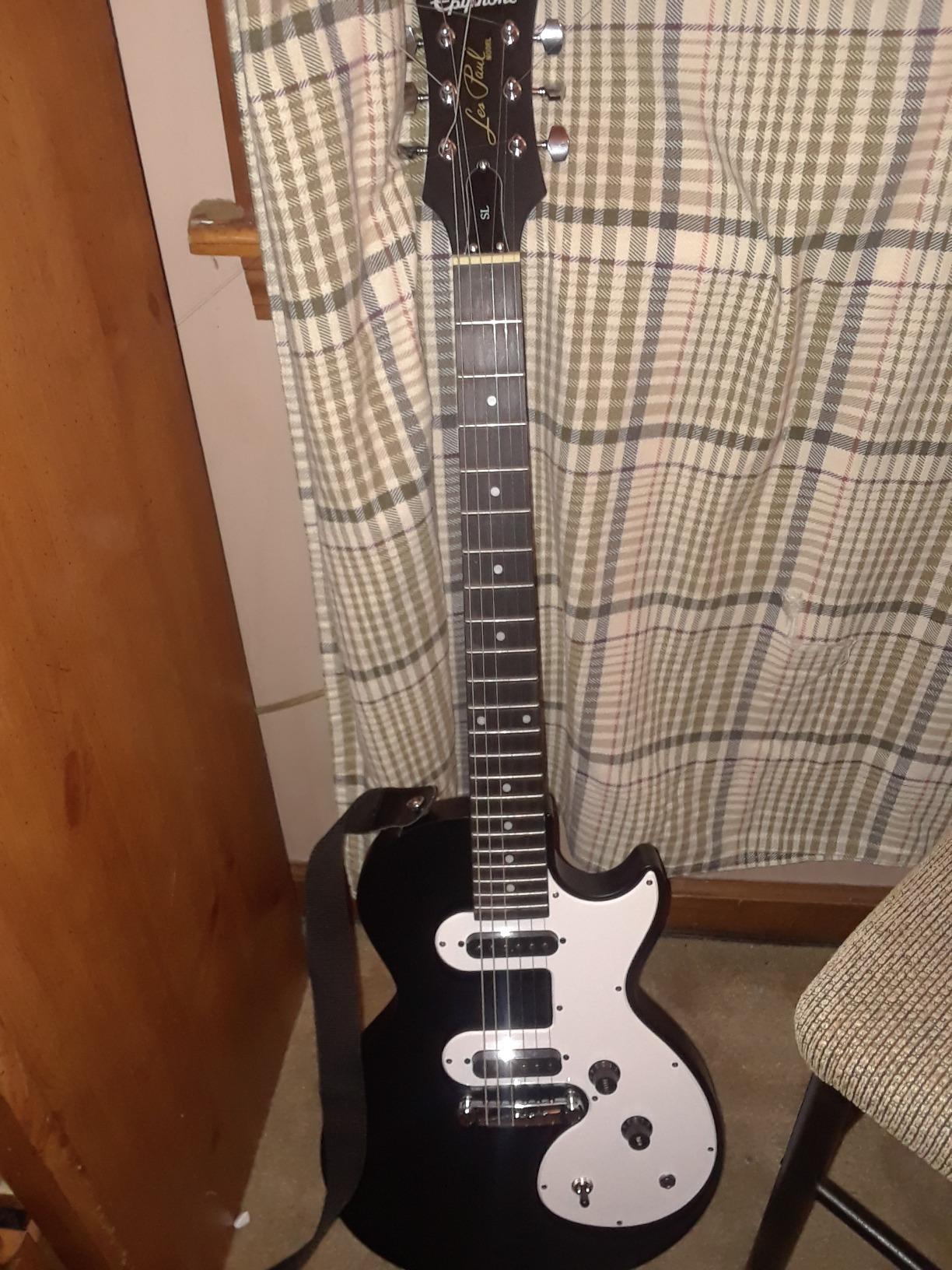 Epiphone Les Paul Melody Maker E1 Electric Guitar, Turquoise customer photo 1