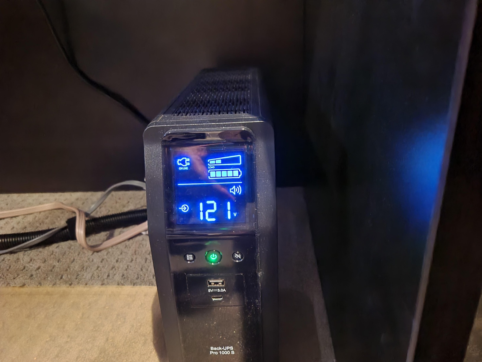 APC Back-UPS Pro 1000VA Sinewave UPS, 600W Battery Backup & Surge Protector, AVR, 10 Outlets, LCD, USB-C & USB-A Charging Ports, BR1000MS Uninterruptible Power Supply for Computers, Electronics customer photo 2