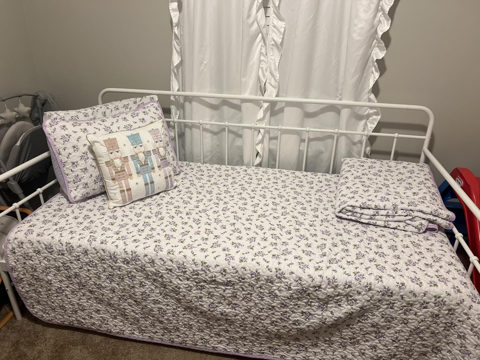 Zinus Florence Twin Daybed and Trundle Frame Set, Premium Steel Slat Support, Daybed and Roll Out Trundle, Accommodates Twin Size Mattresses Sold Separately customer photo 1