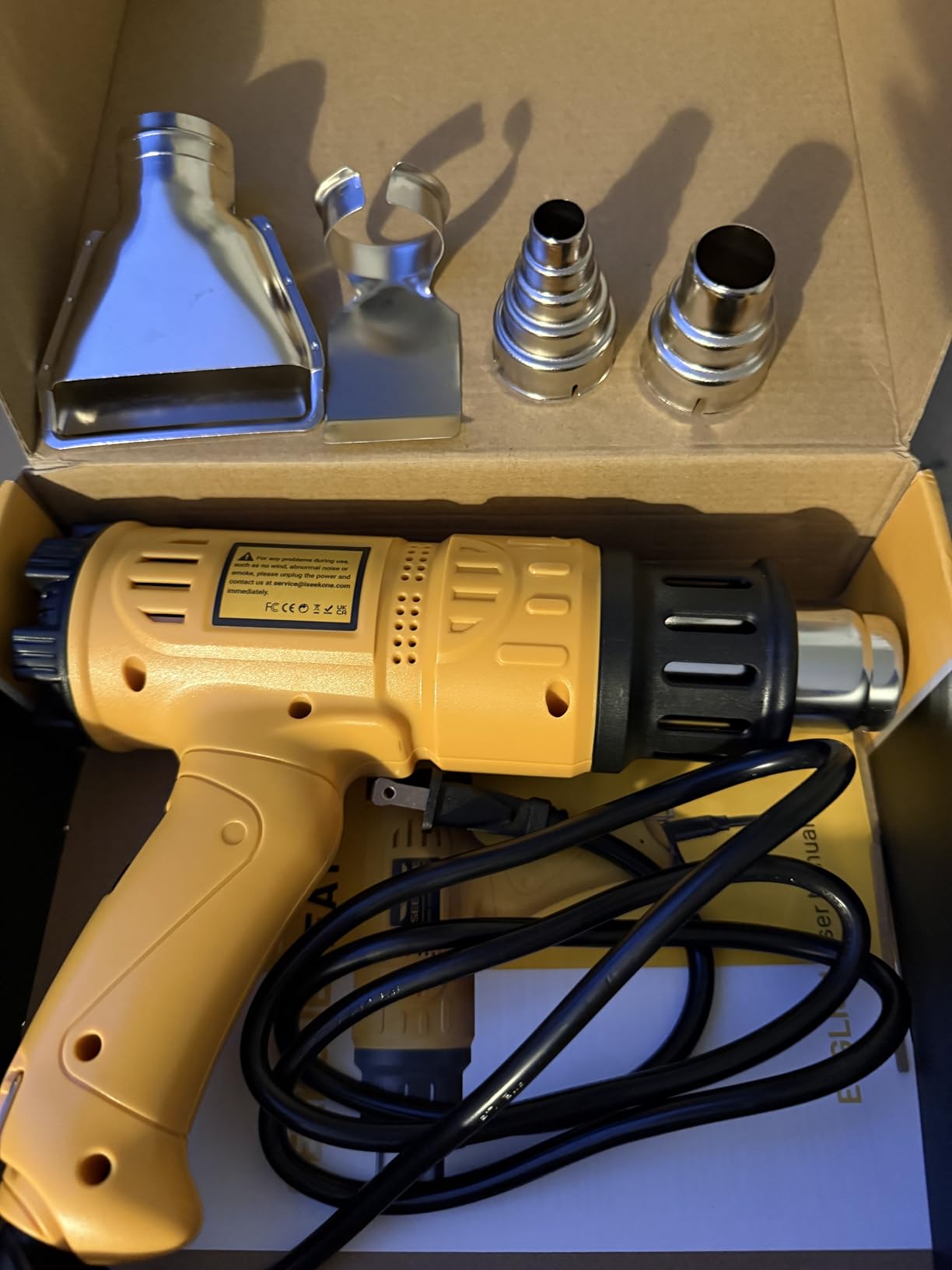 SEEKONE Heat Gun 1800W 122℉-1202℉ Fast Heating Heavy Duty Hot Air Gun Kit Variable Temperature Control Overheat Protection with 4 Nozzles for Crafts, Shrinking PVC, Stripping Paint customer photo 1