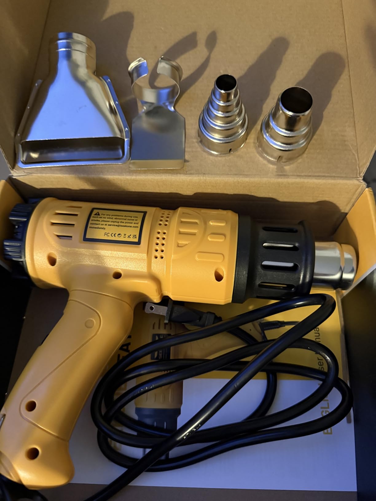 SEEKONE Heat Gun 1800W 122℉-1202℉ Fast Heating Heavy Duty Hot Air Gun Kit Variable Temperature Control Overheat Protection with 4 Nozzles for Crafts, Shrinking PVC, Stripping Paint customer photo 2