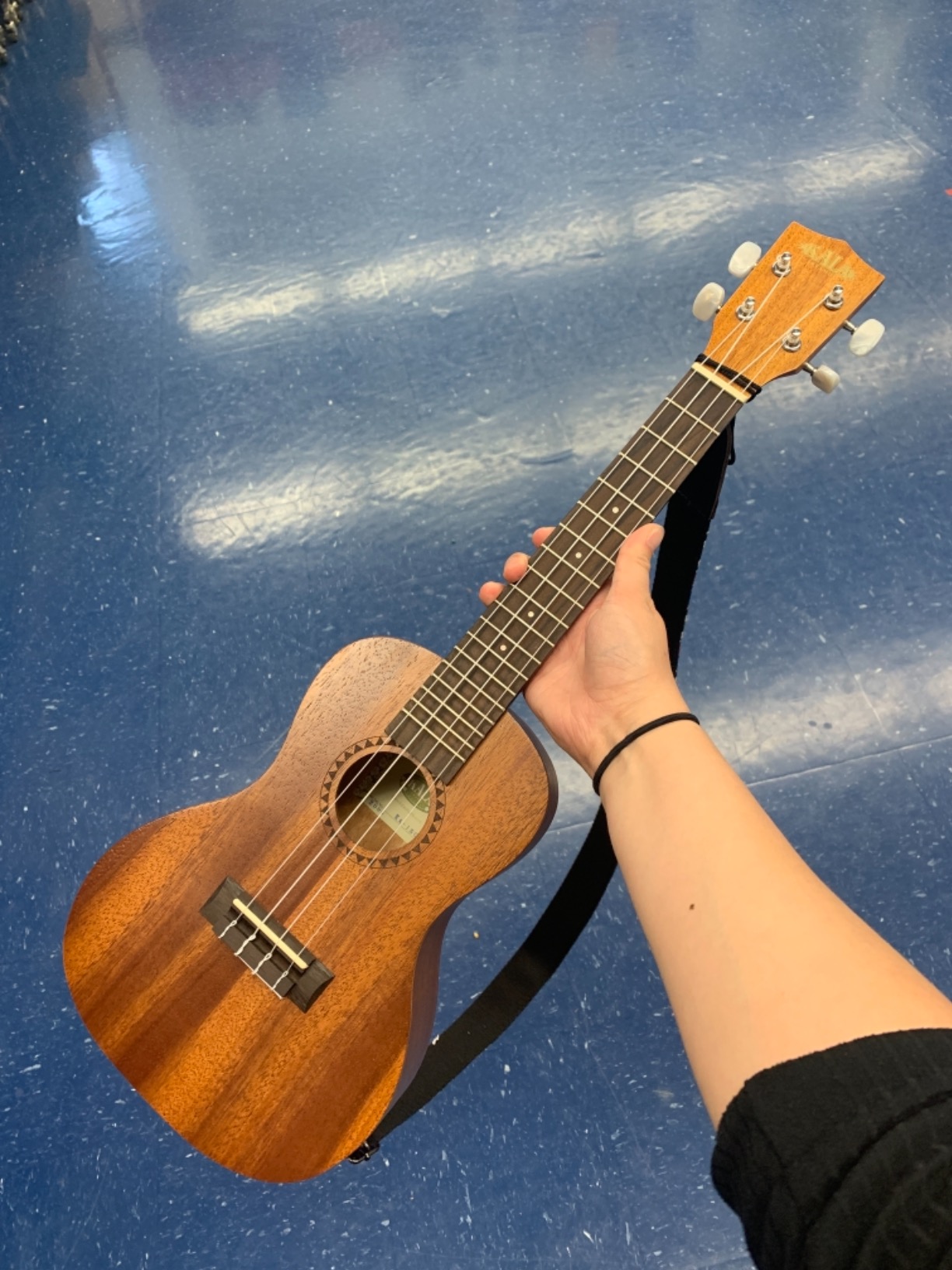 Kala KA-15C Satin Mahogany Concert Ukulele Bundle with Gig Bag, Tuner, Strap, Strings customer photo 1