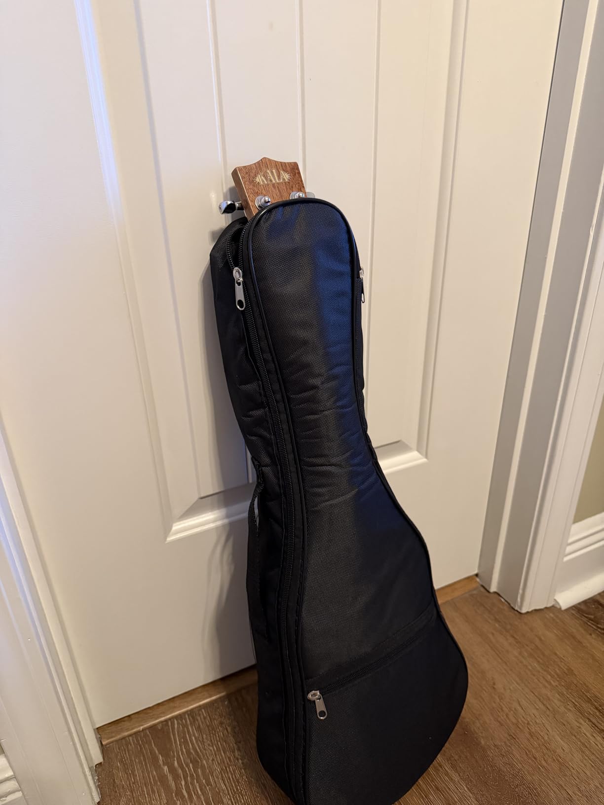 Kala KA-15C Satin Mahogany Concert Ukulele Bundle with Gig Bag, Tuner, Strap, Strings customer photo 2