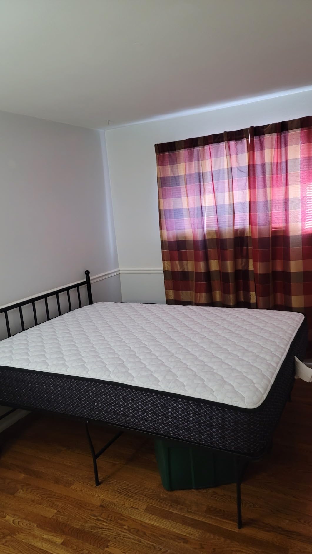 Signature Design by Ashley Full Size Chime 8 Inch Medium Firm Innerspring Mattress with Pressure Relief Quilt Foam, Fiberglass-Free, Mattress In A Box customer photo 1