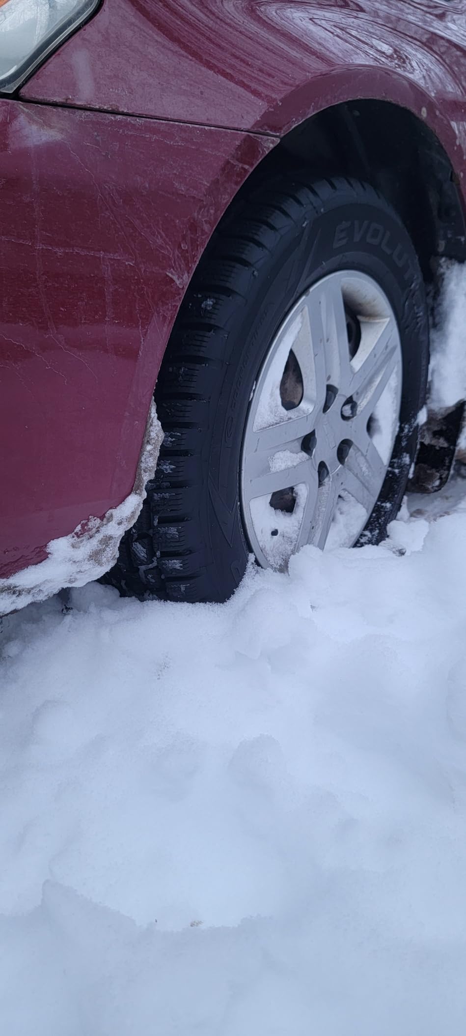 Cooper Evolution Winter 215/55R17 94H Tire customer photo 1