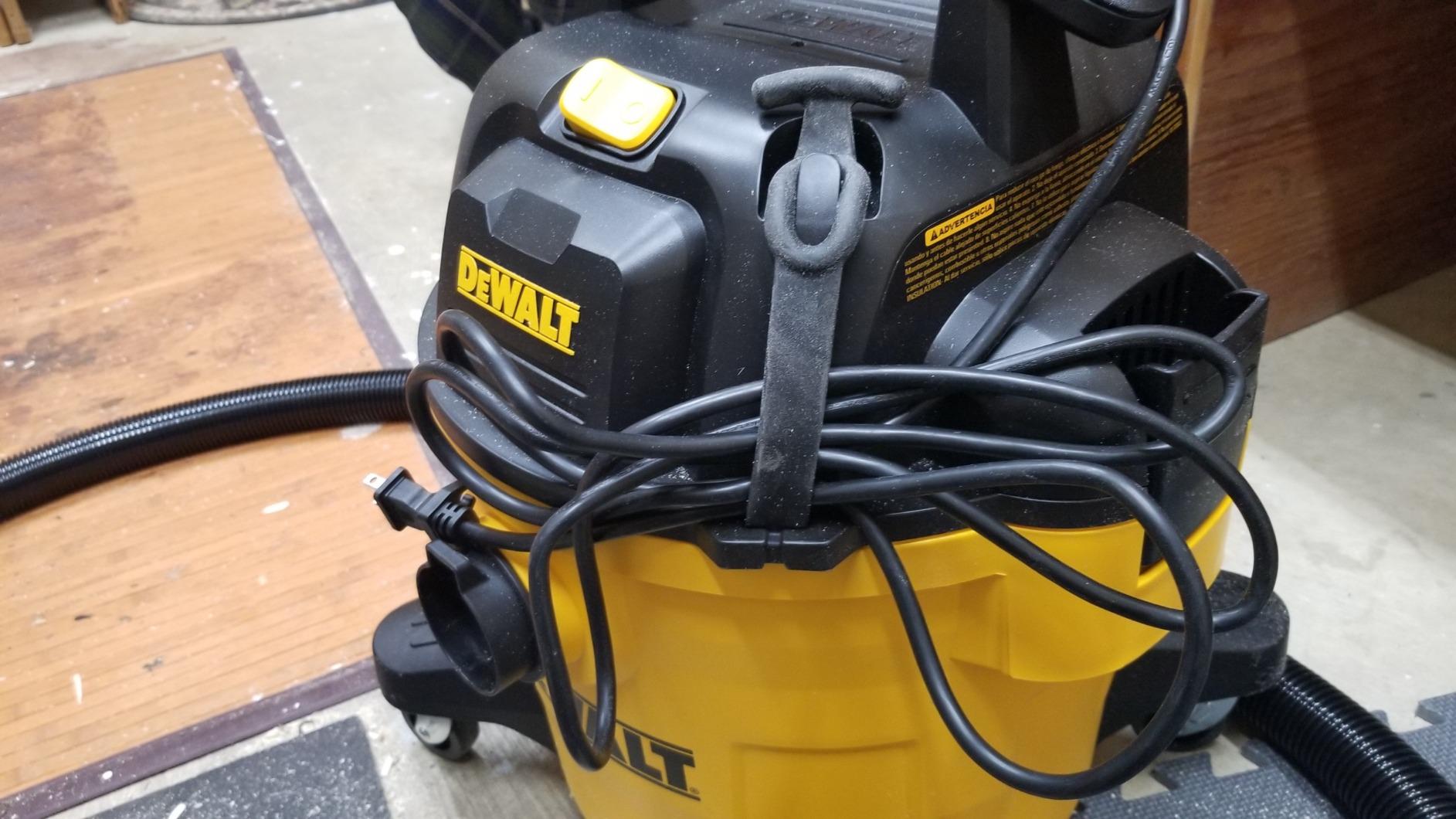 DEWALT DXV06P 4 Peak HP Shop Vacuums, 6 Gallon Poly Wet/Dry Vac, Heavy-Duty Shop Vacuum with Blower Function Yellow+Black customer photo 1