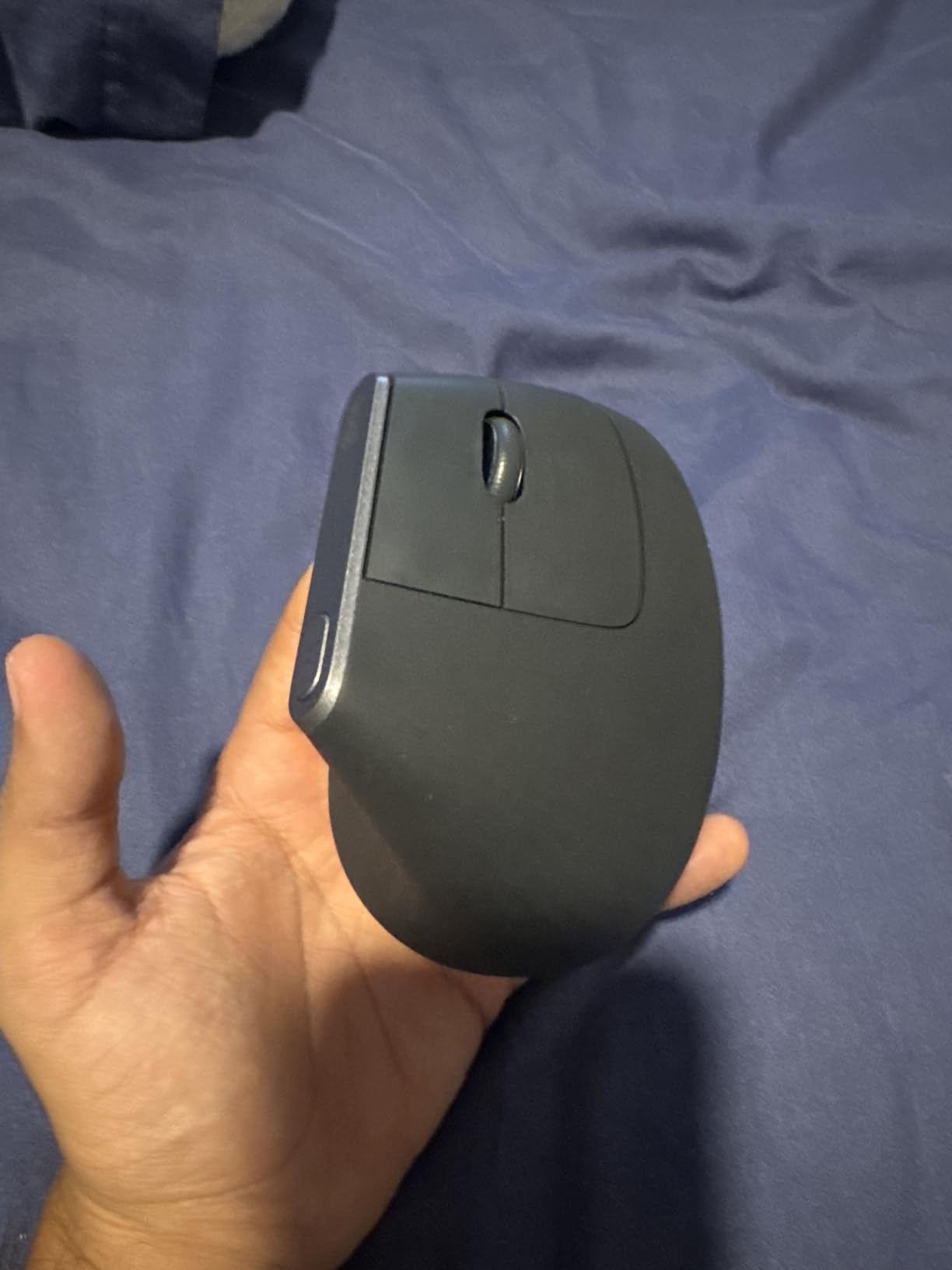 Logitech Mouse MX Vertical, 910-005448 customer photo 1