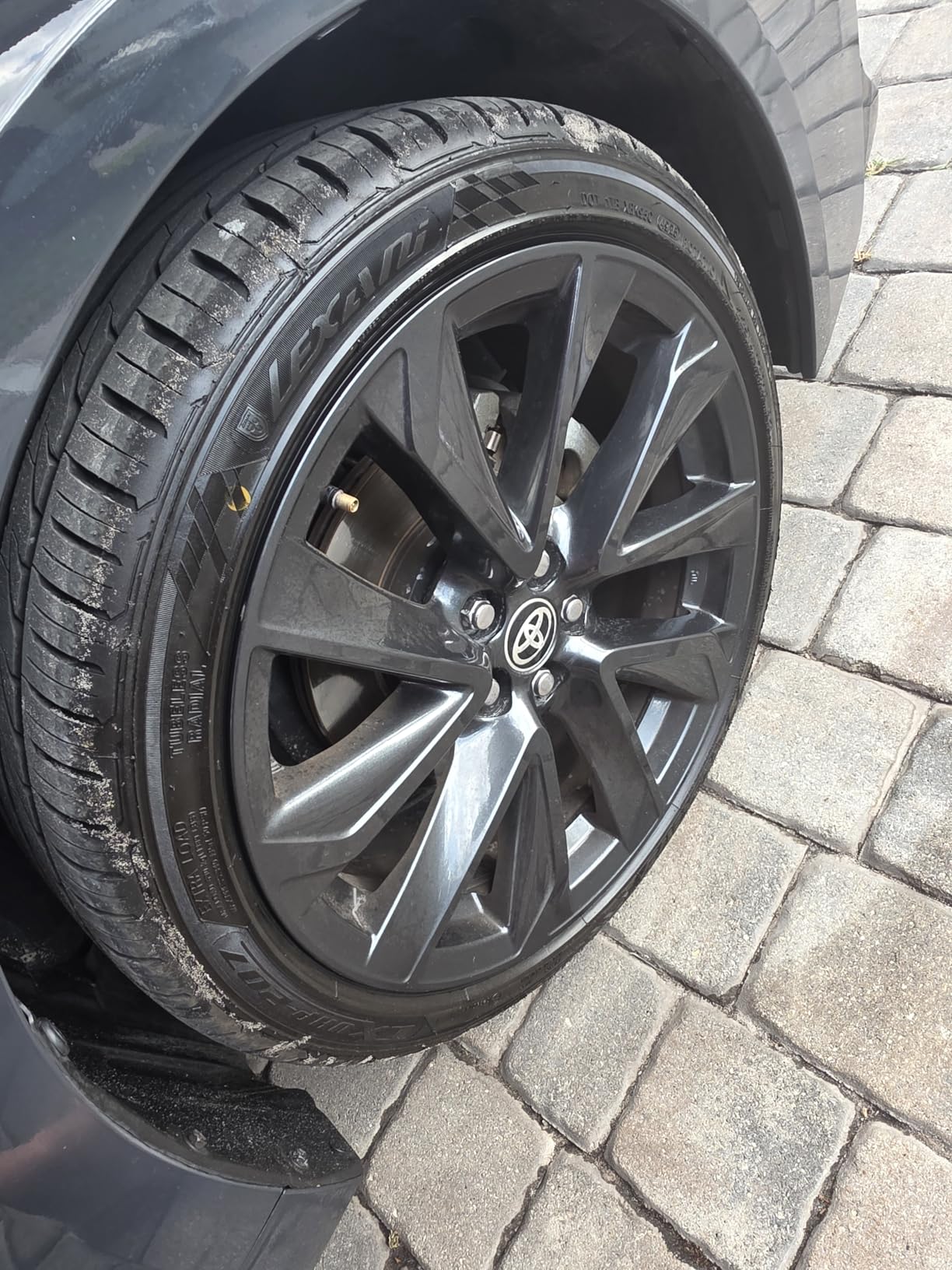 Lexani LXUHP-207 225/40ZR18 92W XL Performance Tire customer photo 1