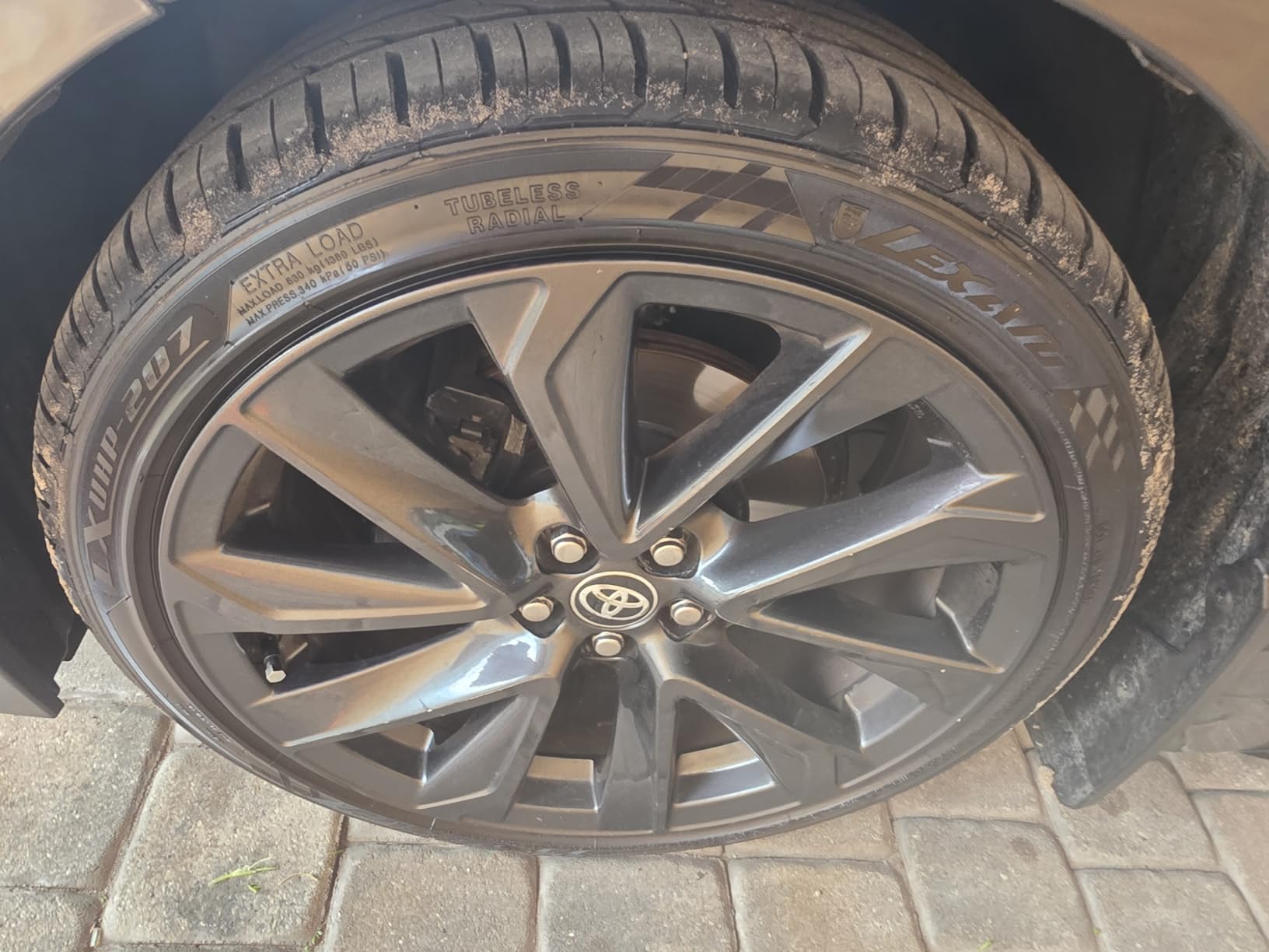 Lexani LXUHP-207 225/40ZR18 92W XL Performance Tire customer photo 2