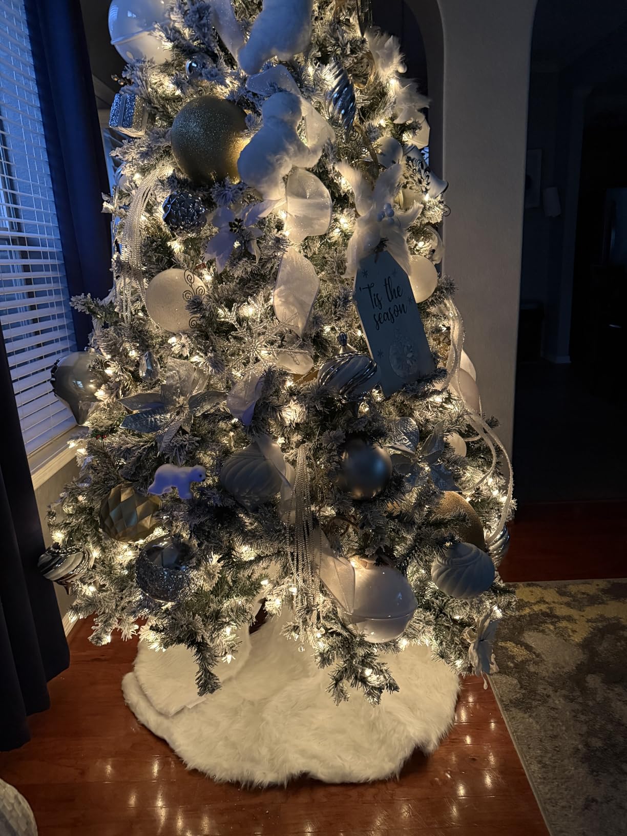 Best Choice Products Pre-Lit Artificial Christmas Tree, 7.5ft Snow Flocked Design Pine Tree, Full Appearance Snowy w/Easy Assembly, Metal Stand customer photo 1