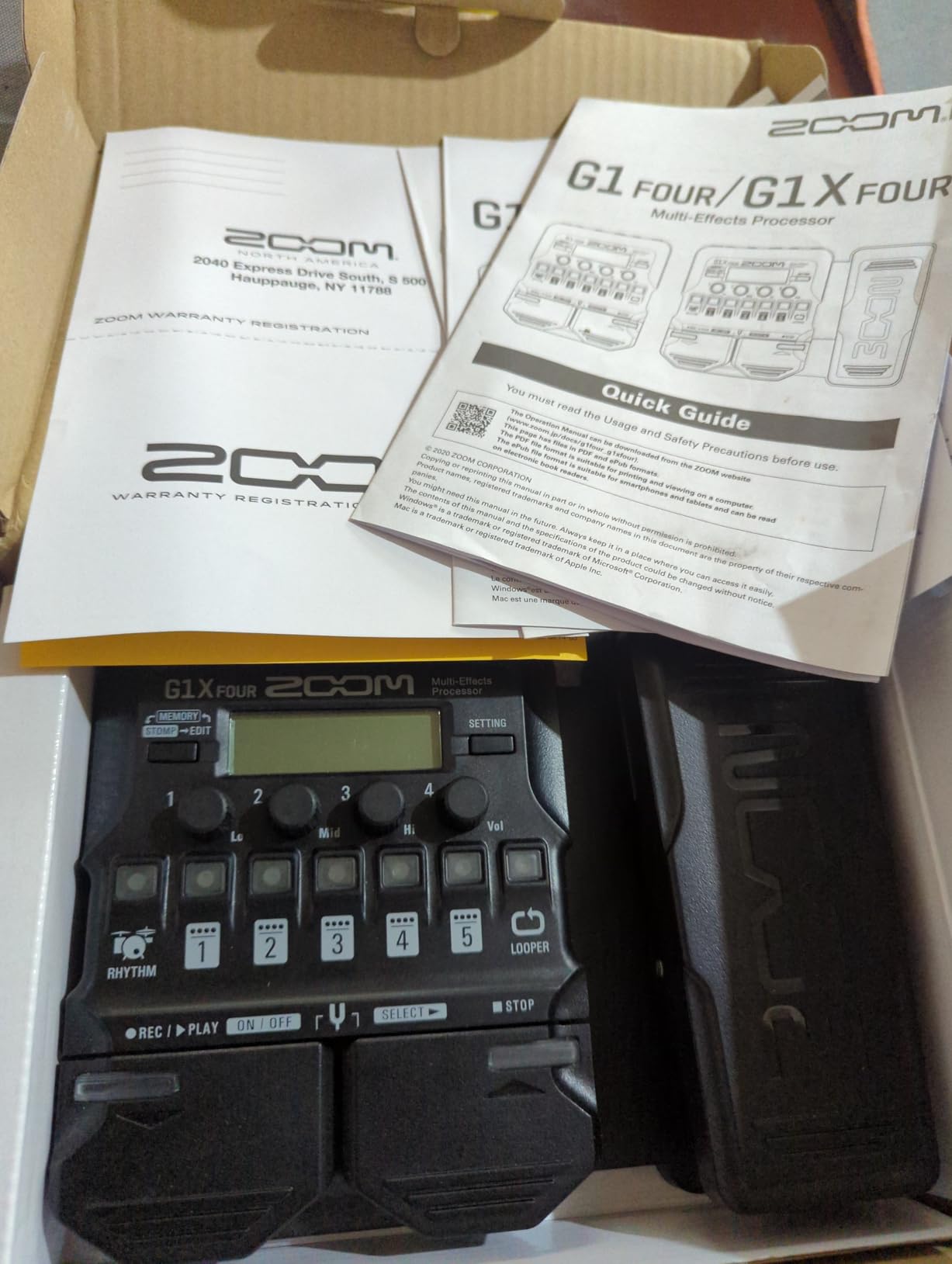 Zoom G1X FOUR Guitar Multi-Effects Processor with Expression Pedal, 70+ Effects & Amp Modeling, Looper, Rhythm Section, Tuner, Battery Powered customer photo 1