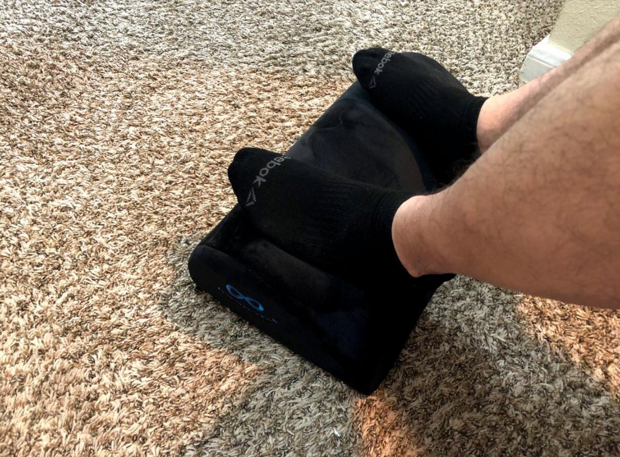 Everlasting Comfort Foot Rest for Under Desk - Memory Foam Office Foot Stool & Under Desk Footrest Leg Elevation Pillow for Gaming & Home Office customer photo 2