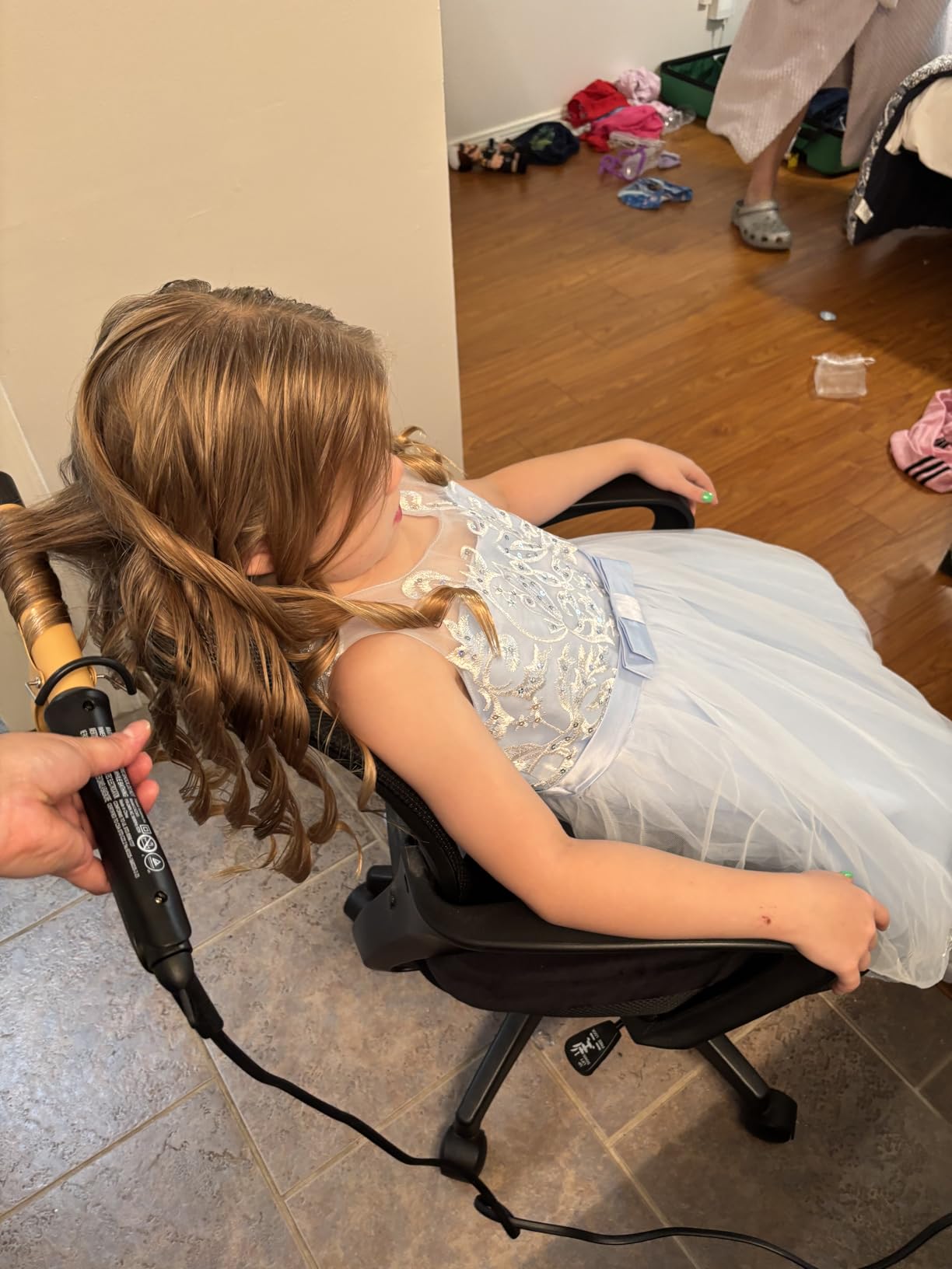 CHI Tourmaline Ceramic Curling Iron, Adjustable Temperature, Professional Tourmaline Hair Curler with Auto Shut-Off for Smooth, Frizz-Free Curls and Waves, 1 Inch Barrel customer photo 2