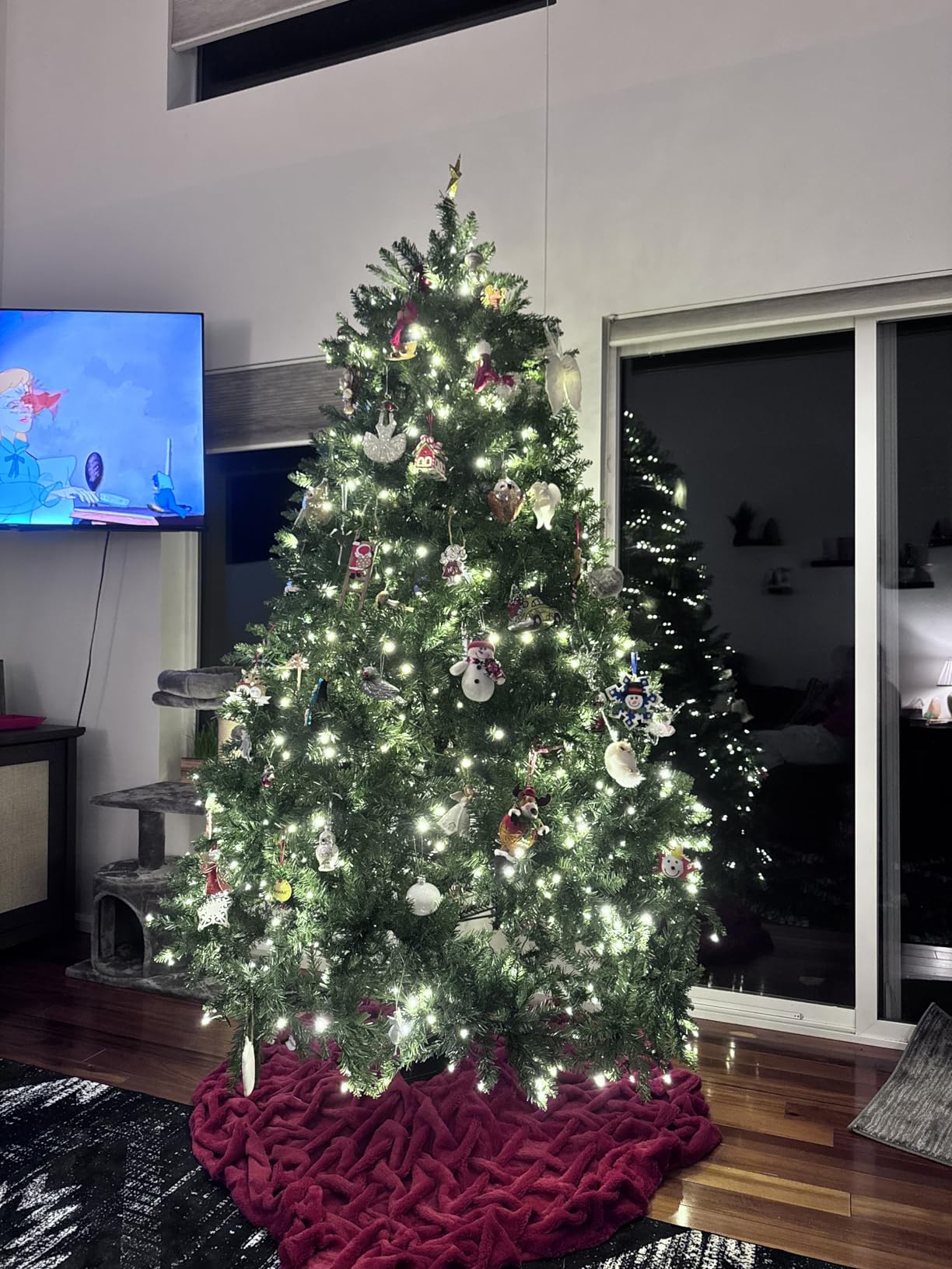 Best Choice Products 7.5ft Pre-Lit Douglas Fir Artificial Christmas Tree customer photo 1