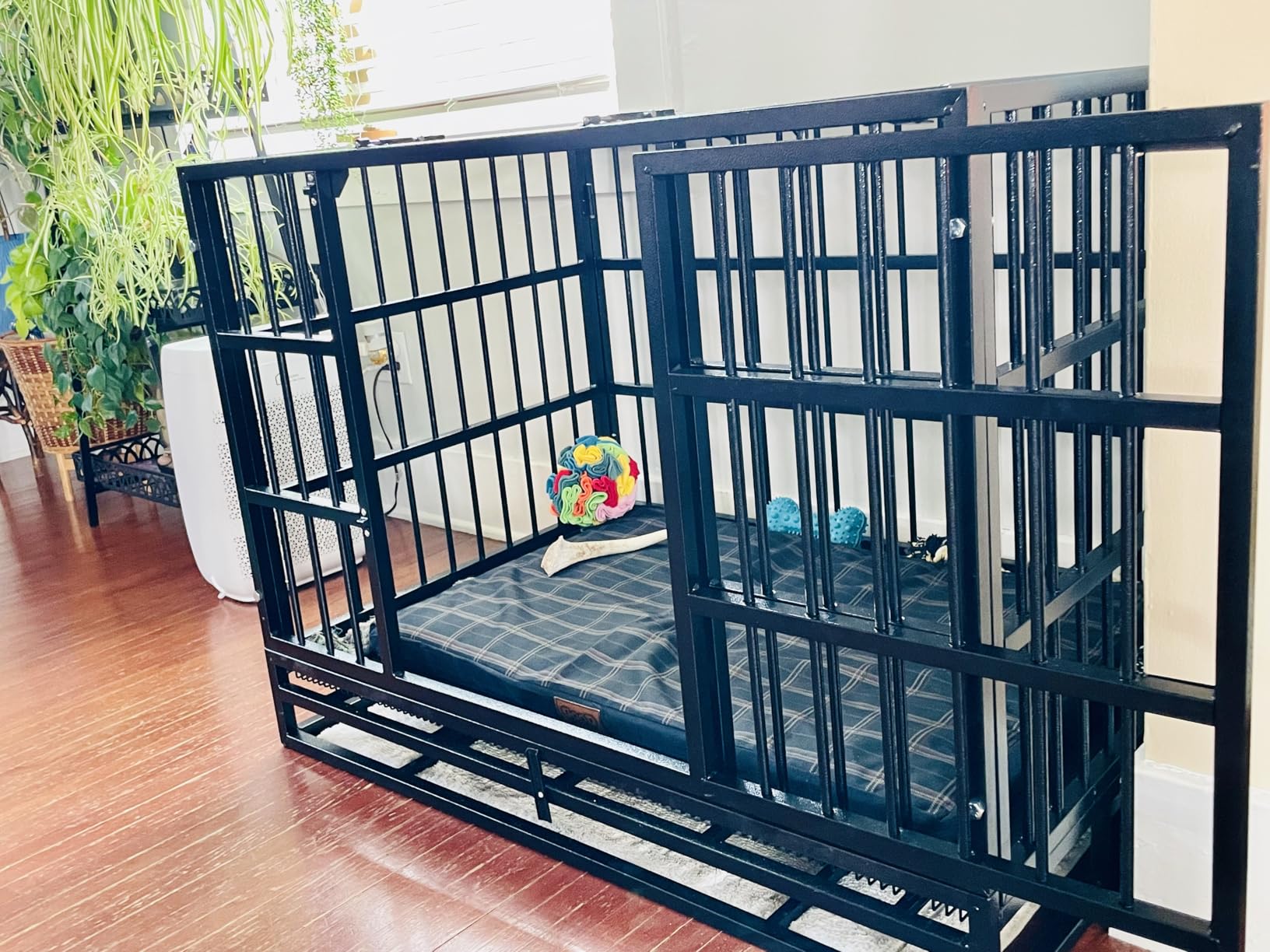 LEMBERI 48 Inch Heavy Duty Indestructible Dog Crate, Escape Proof Double Door Dog Kennel with Lockable Wheels, High Anxiety Extra Large Dog Cage Indoor Use, with Removable Tray customer photo 1
