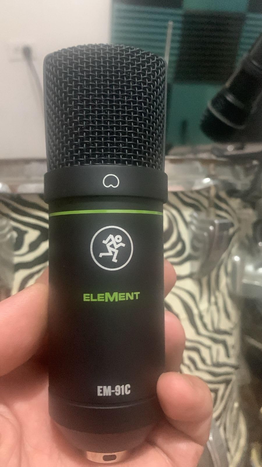 Mackie EM-Series, Large-Diaphragm Condenser Microphone (EM-91C) customer photo 1