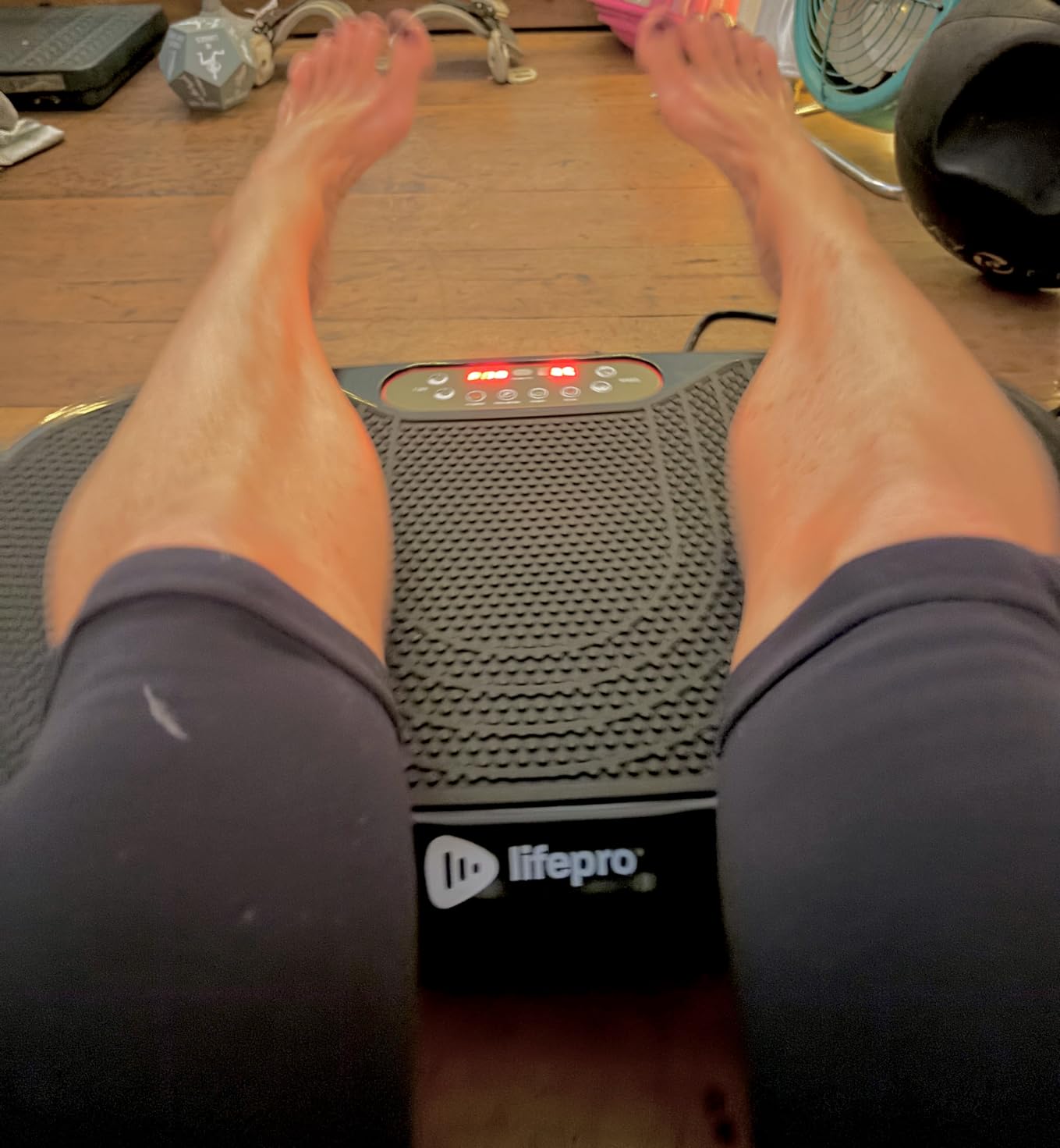 Lifepro Waver Mini Vibration Plate Exercise Machine with Remote & Bands - Compact Whole Body Vibrating Plate for Lymphatic Drainage & Muscle Toning customer photo 1